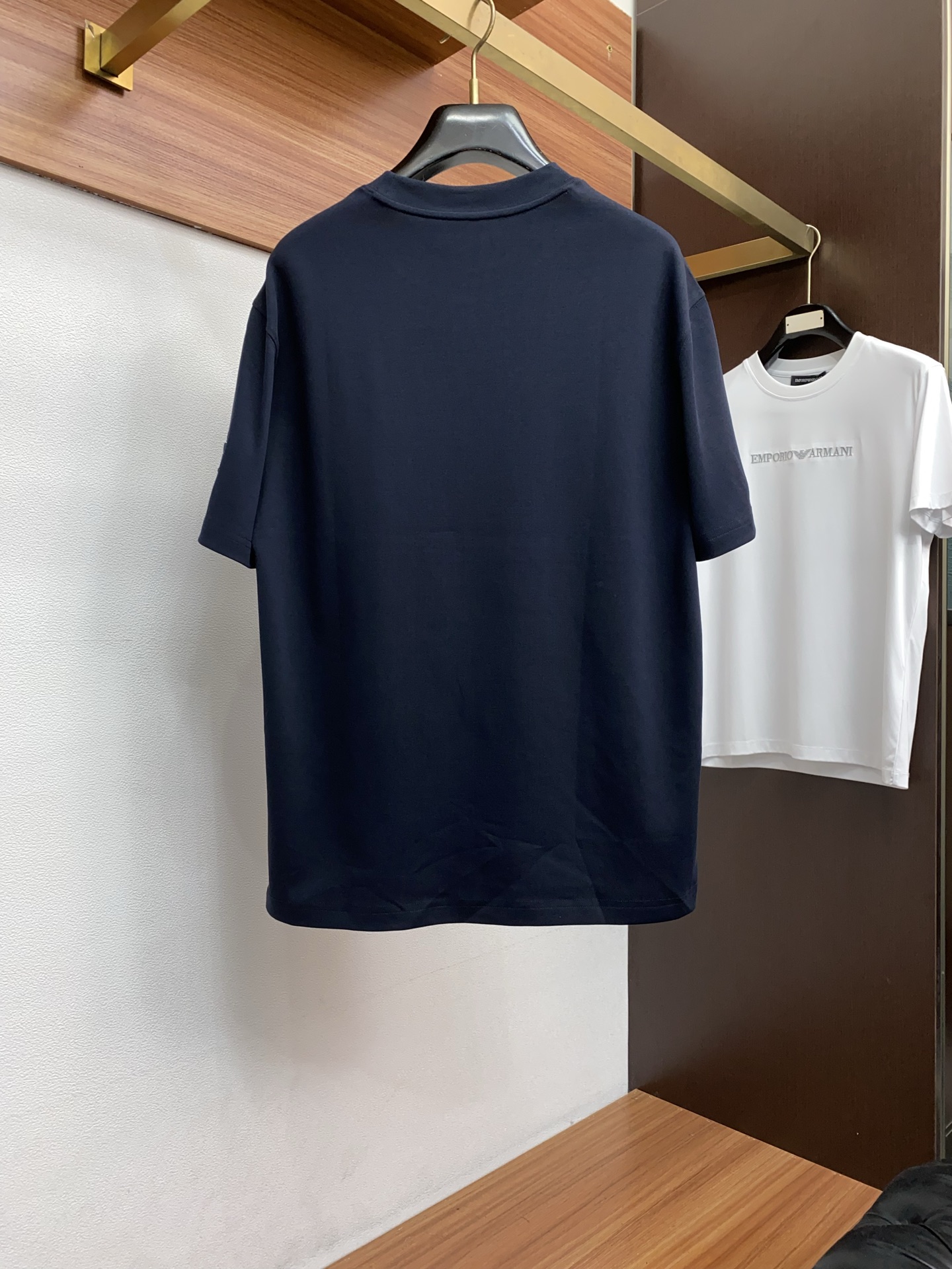 🌾 普拉达 2026新款AW新品，时尚休闲打短袖 专柜同步有售，定制长绒棉面料，工艺极度复杂，视觉相当雅