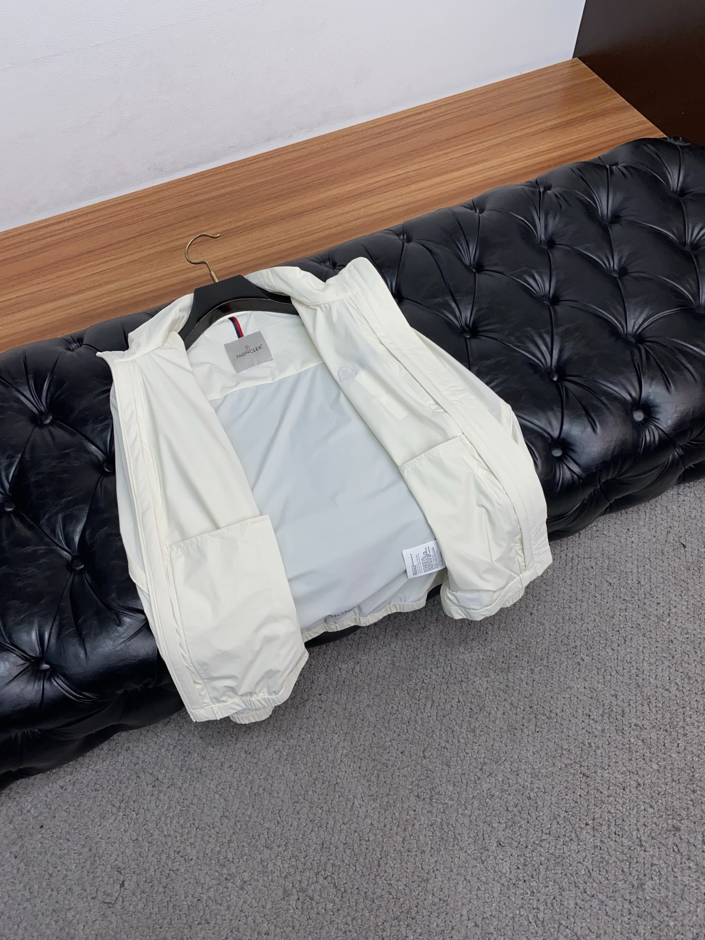 蒙口 2026春夏新款男士休闲定制夹克外套。穿上简约干练的休闲外套，瞬间重回时髦霸气，又是活力满满的状态