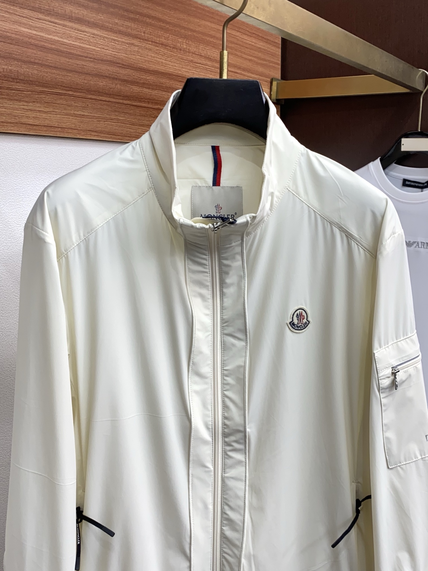 蒙口 2026春夏新款男士休闲定制夹克外套。穿上简约干练的休闲外套，瞬间重回时髦霸气，又是活力满满的状态