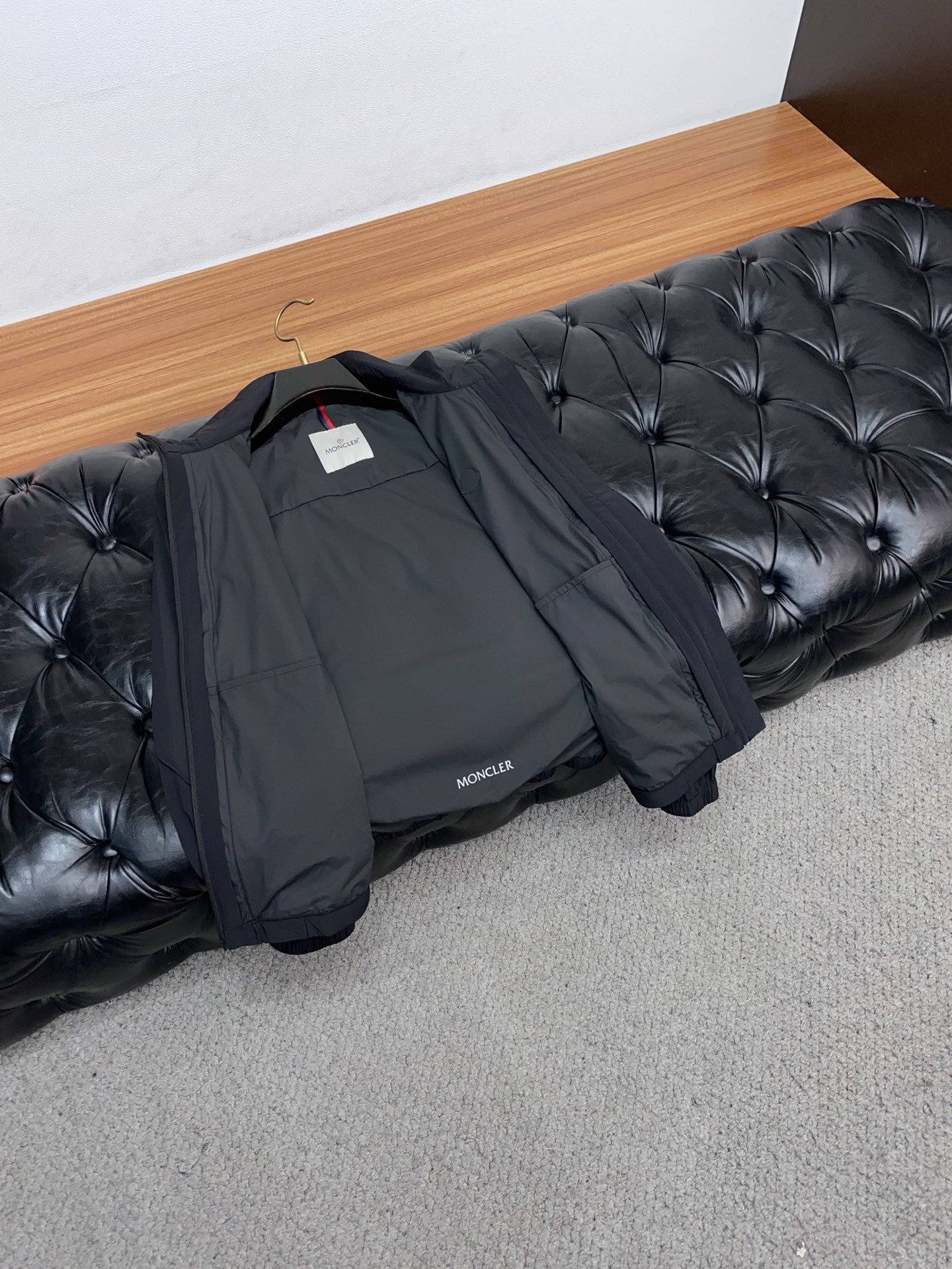 蒙口 2026春夏新款男士休闲定制夹克外套。穿上简约干练的休闲外套，瞬间重回时髦霸气，又是活力满满的状态