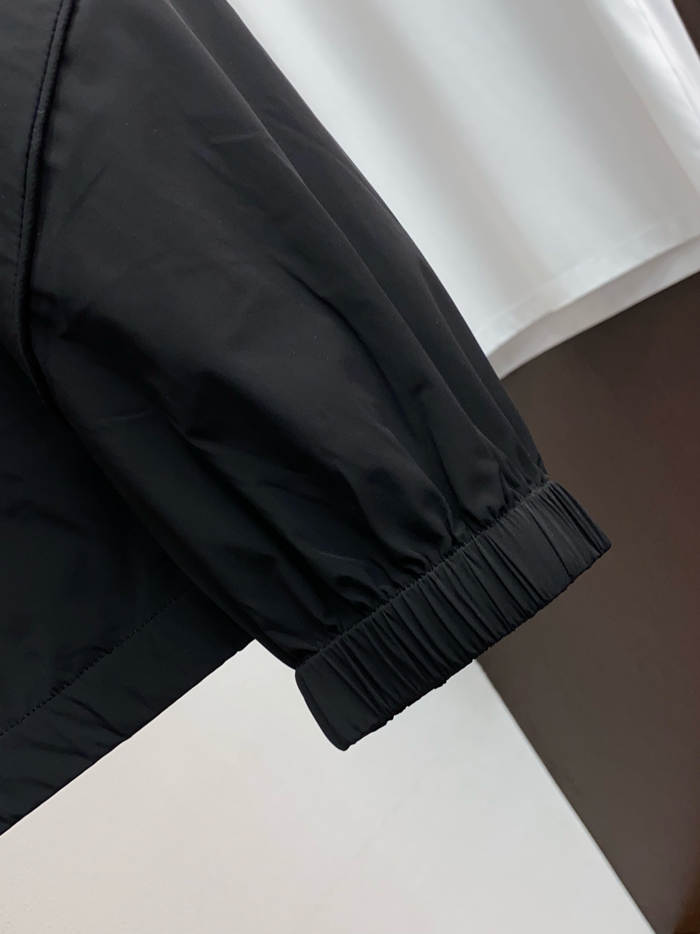 蒙口 2026春夏新款男士休闲定制夹克外套。穿上简约干练的休闲外套，瞬间重回时髦霸气，又是活力满满的状态