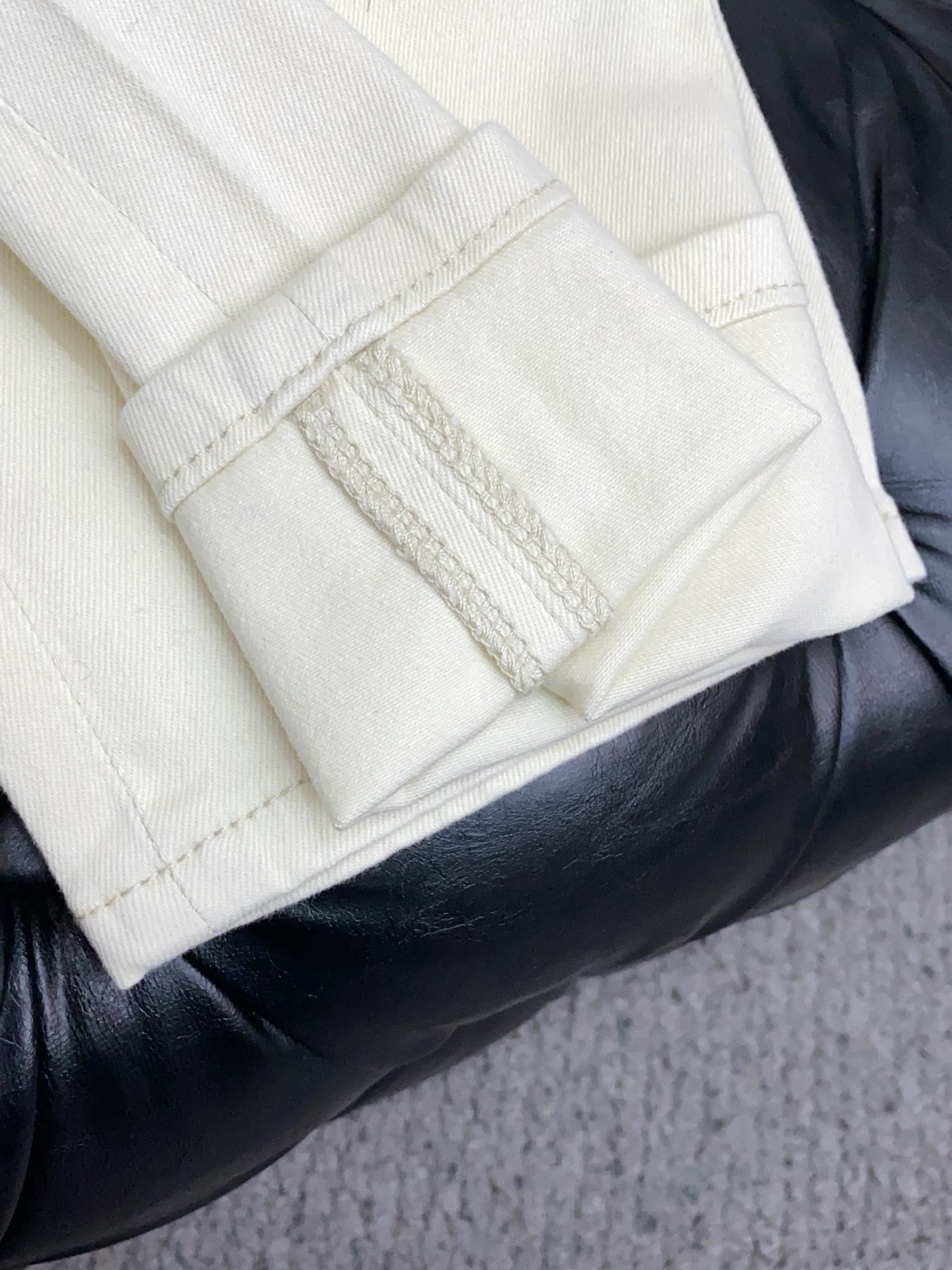 Loro Piana 诺悠翩雅 高端定制、2026早春最新款牛仔裤 柜台同步发售 原版定制复刻 客供五金