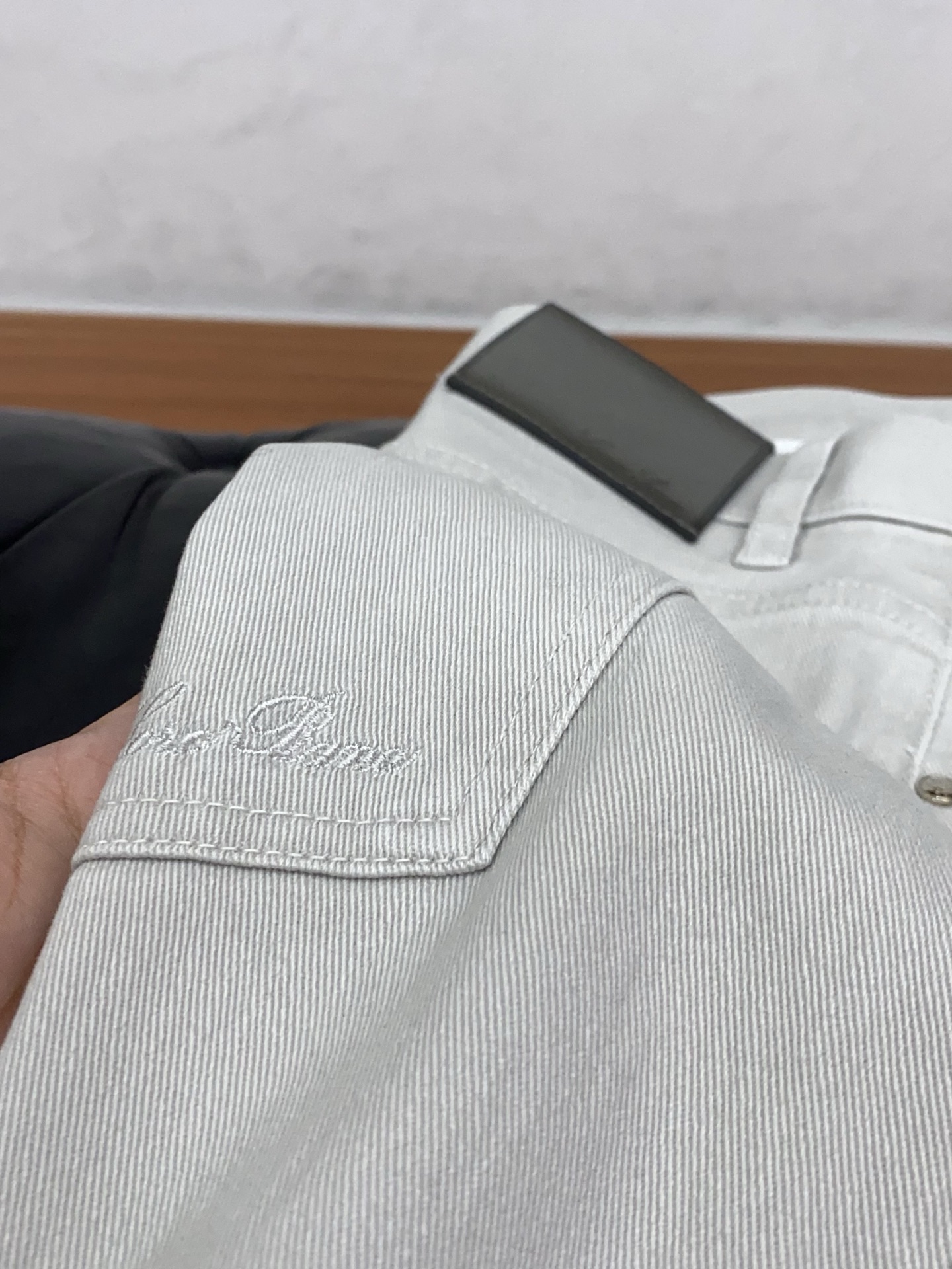 Loro Piana 诺悠翩雅 高端定制、2026早春最新款牛仔裤 柜台同步发售 原版定制复刻 客供五金