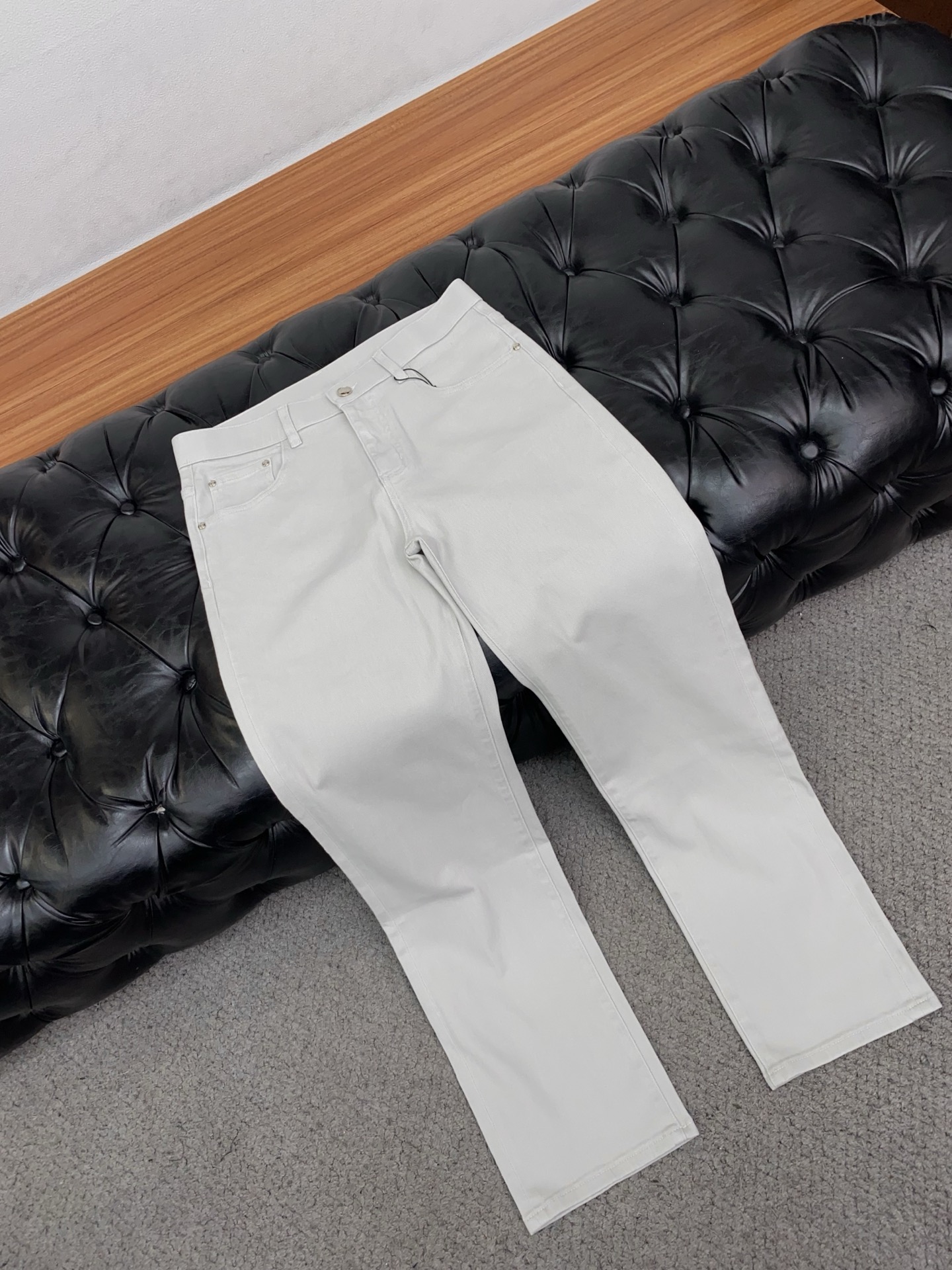 Loro Piana 诺悠翩雅 高端定制、2026早春最新款牛仔裤 柜台同步发售 原版定制复刻 客供五金