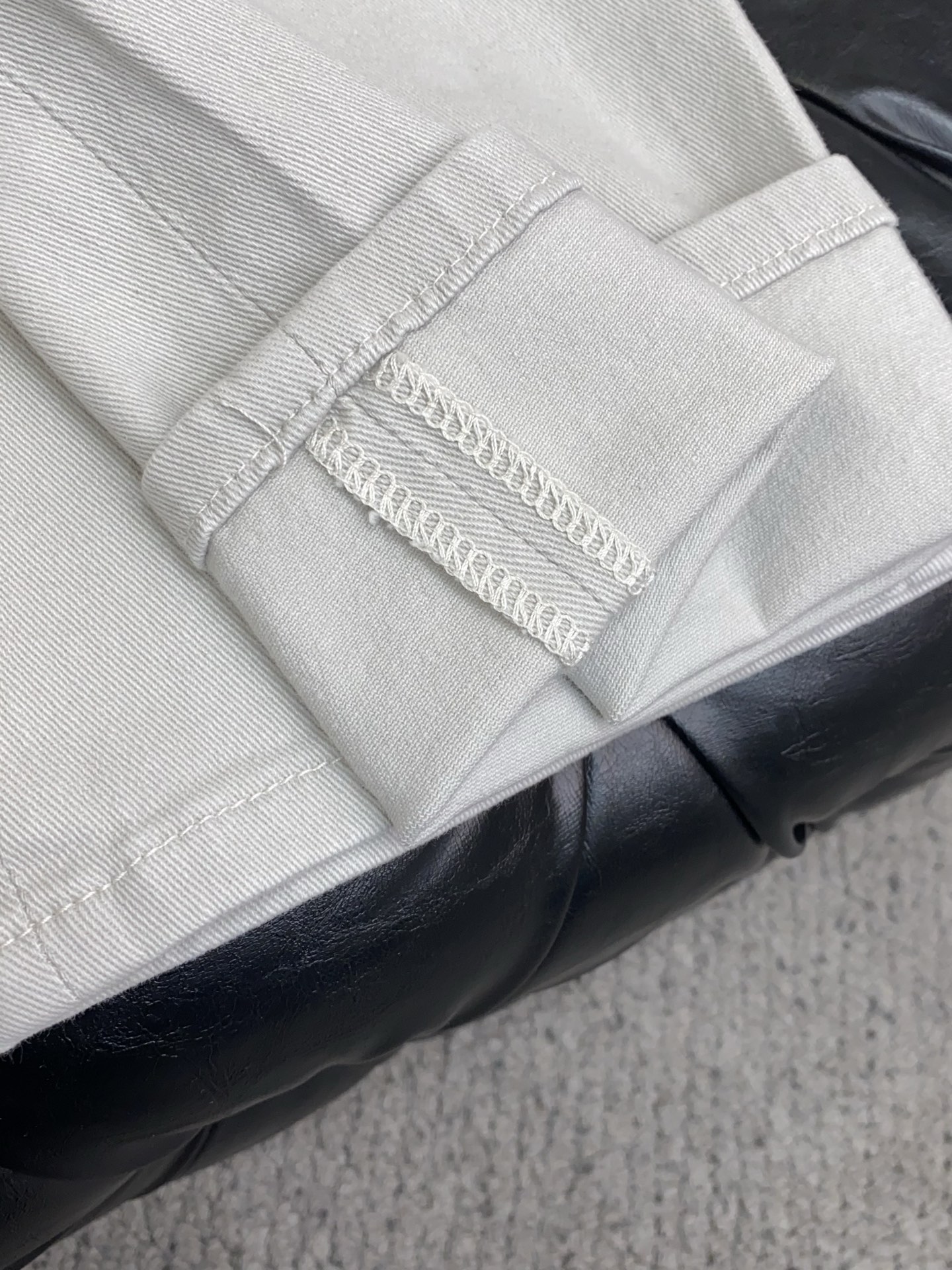 Loro Piana 诺悠翩雅 高端定制、2026早春最新款牛仔裤 柜台同步发售 原版定制复刻 客供五金