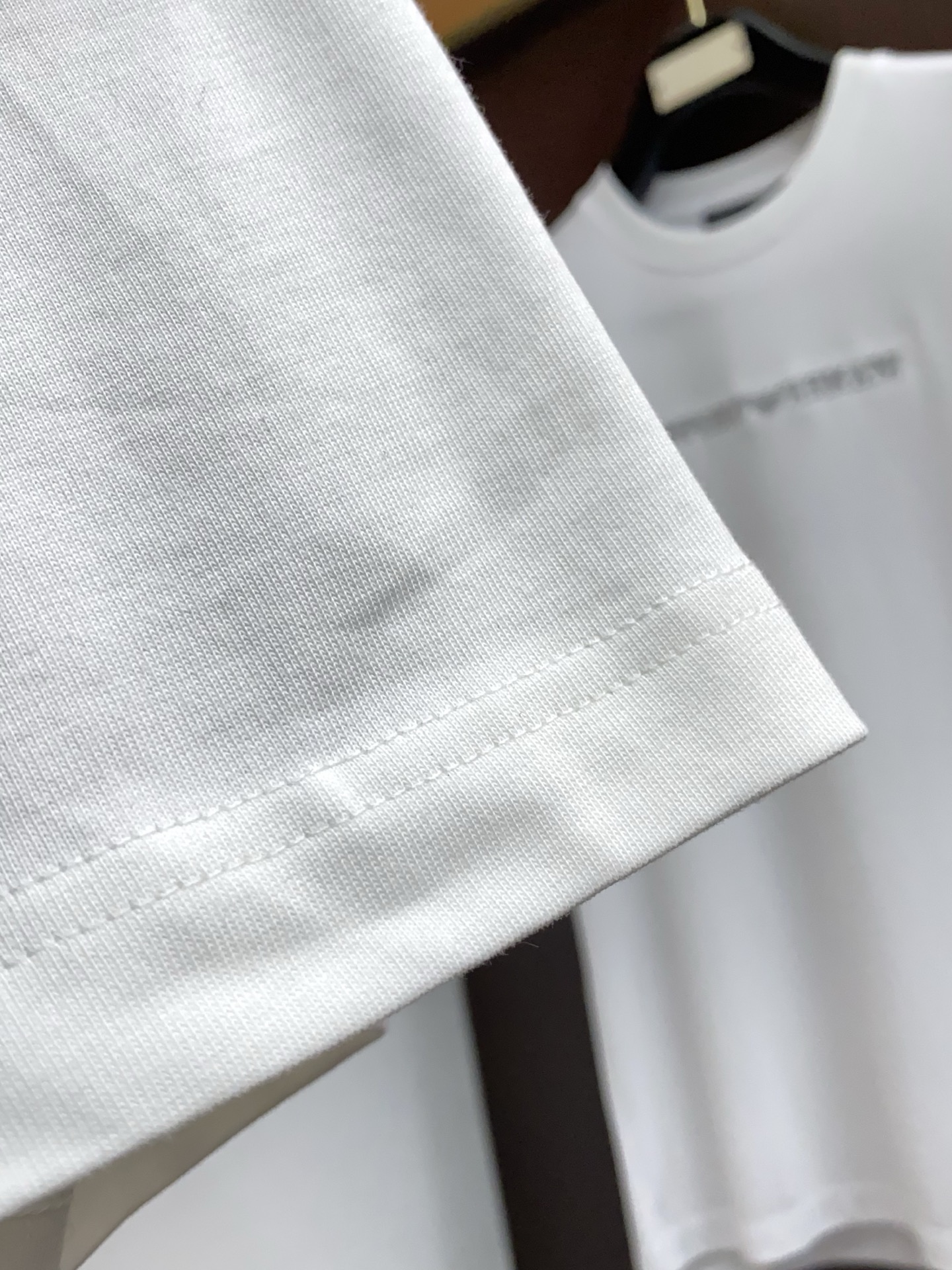 迪奥 2026新款AW新品，时尚休闲打短袖 专柜同步有售，定制长绒棉面料，工艺极度复杂，视觉相当雅致时髦