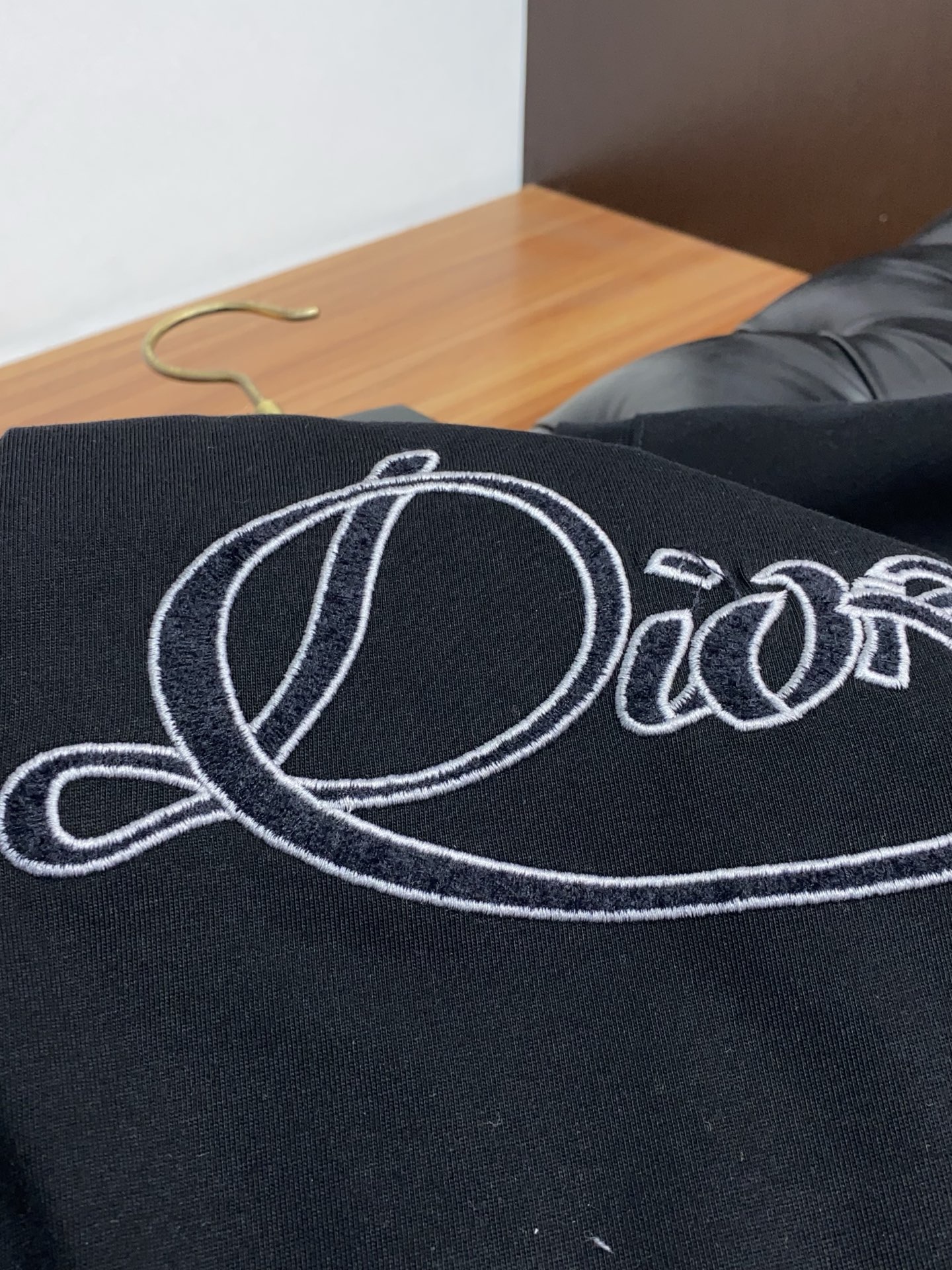 迪奥 2026新款AW新品，时尚休闲打短袖 专柜同步有售，定制长绒棉面料，工艺极度复杂，视觉相当雅致时髦