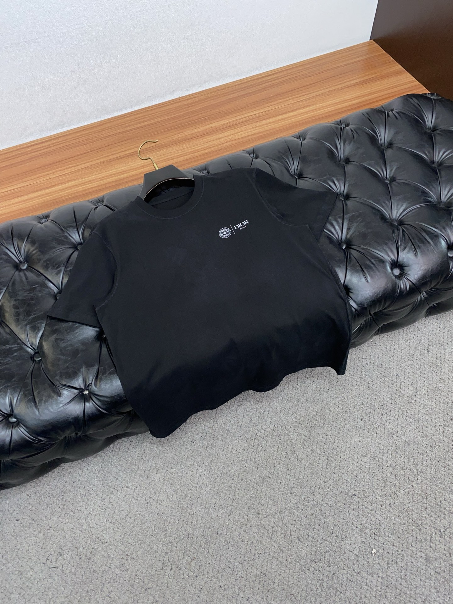 迪奥 2026新款AW新品，时尚休闲打短袖 专柜同步有售，定制长绒棉面料，工艺极度复杂，视觉相当雅致时髦