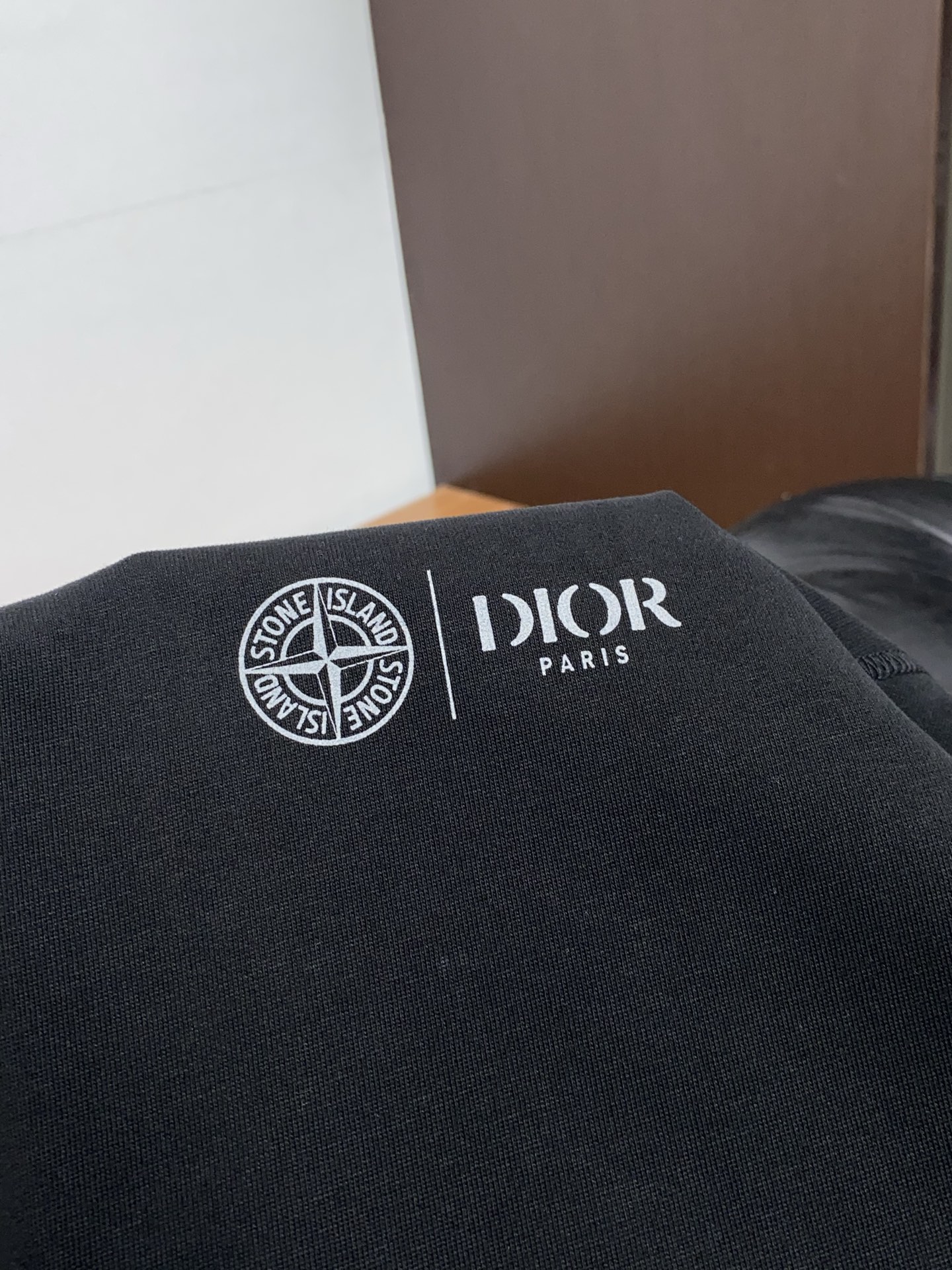 迪奥 2026新款AW新品，时尚休闲打短袖 专柜同步有售，定制长绒棉面料，工艺极度复杂，视觉相当雅致时髦