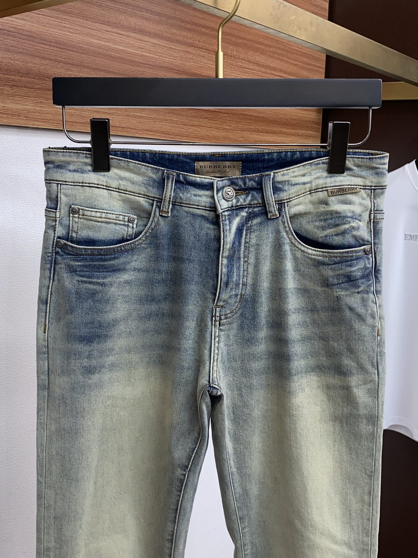 巴宝莉 2026ss春夏新款修身小直筒牛仔裤 完美洗水工艺 定制顶级五金logo 独家定制微弹面料 码数