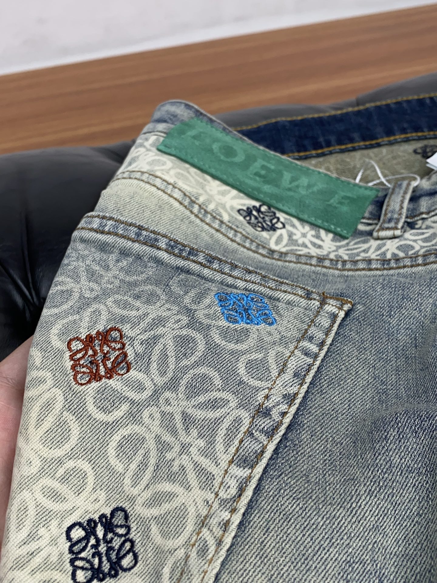 罗意威 2026ss春夏新款修身小直筒牛仔裤 完美洗水工艺 定制顶级五金logo 独家定制微弹面料 码数