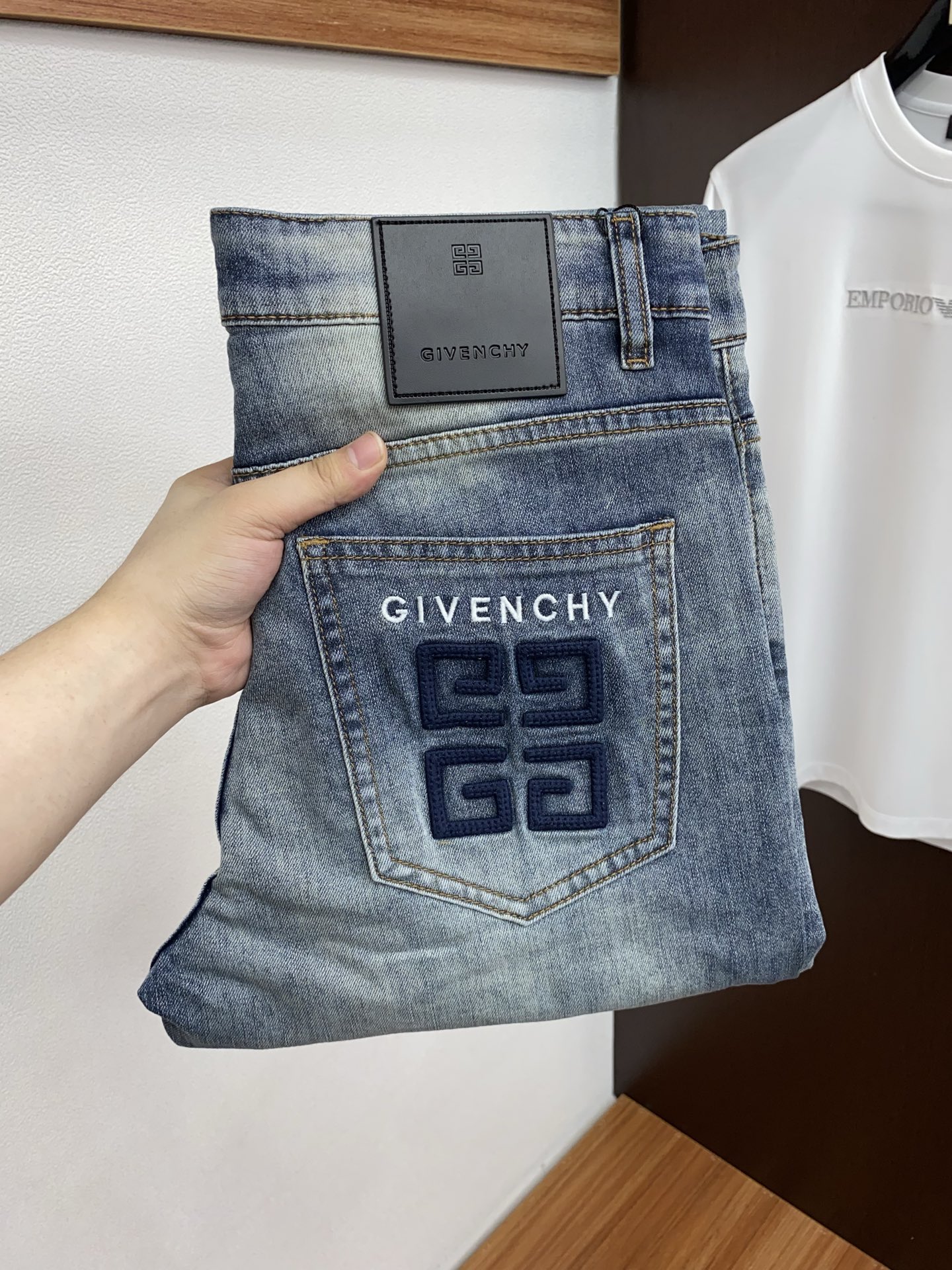 纪梵希 2026ss春夏新款修身小直筒牛仔裤 完美洗水工艺 定制顶级五金logo 独家定制微弹面料 码数