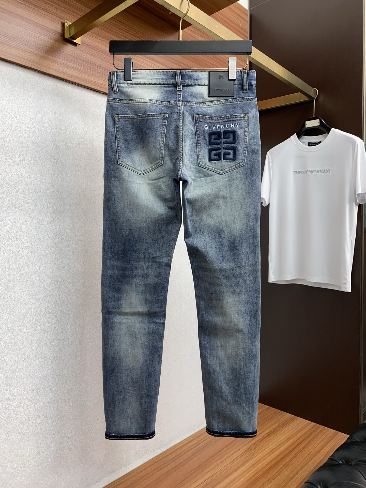 纪梵希 2026ss春夏新款修身小直筒牛仔裤 完美洗水工艺 定制顶级五金logo 独家定制微弹面料 码数