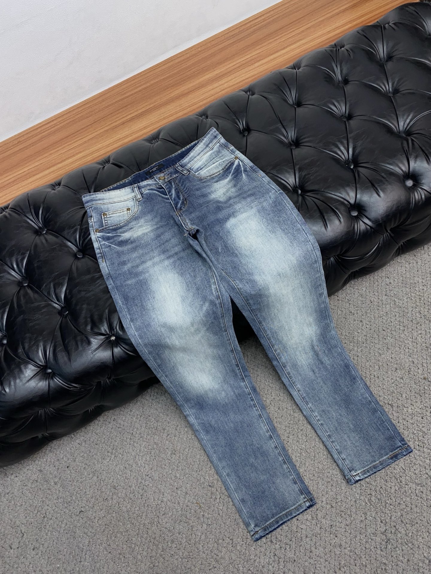 纪梵希 2026ss春夏新款修身小直筒牛仔裤 完美洗水工艺 定制顶级五金logo 独家定制微弹面料 码数