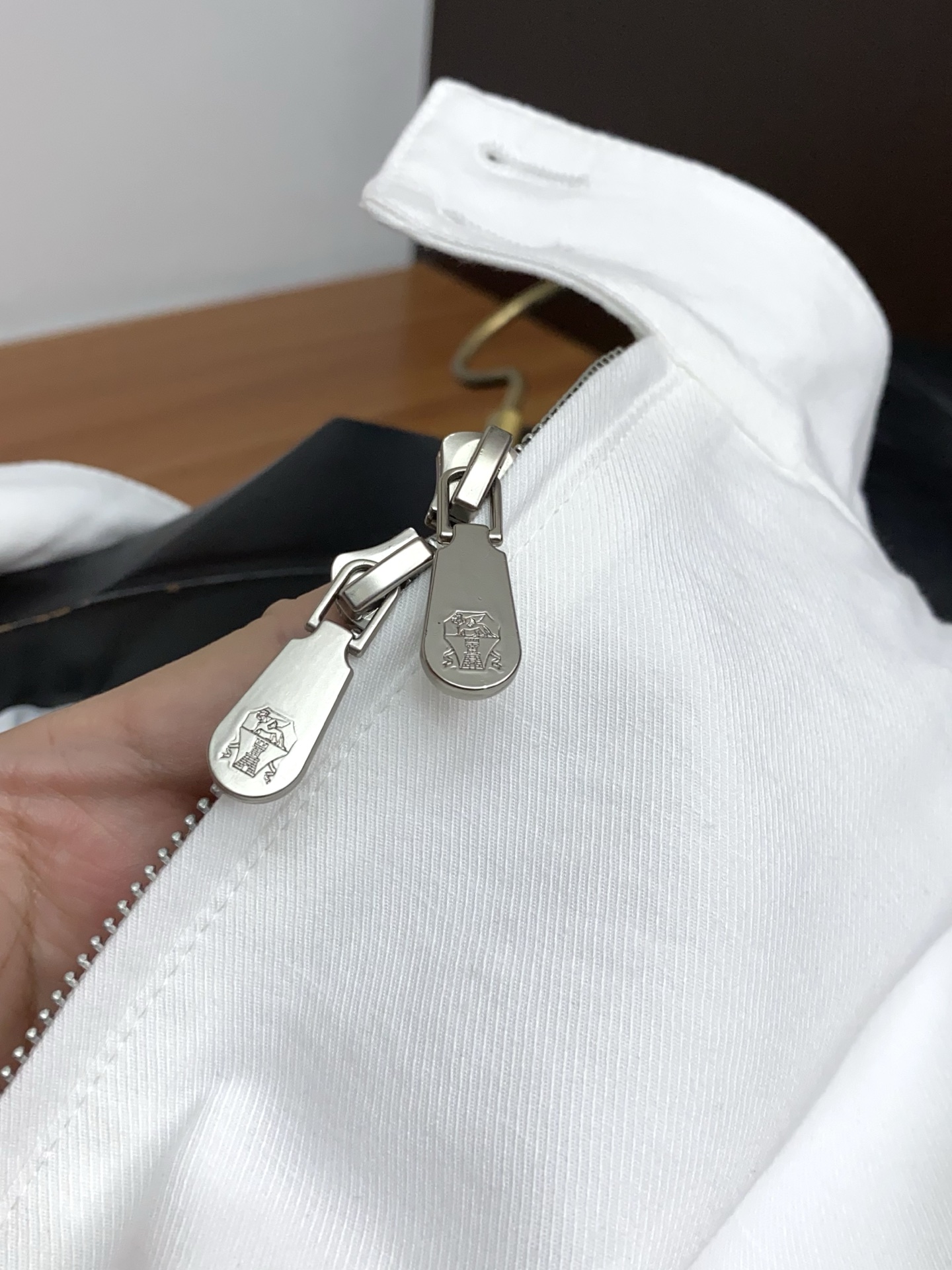 BC 2026春夏新款男士休闲定制夹克外套。穿上简约干练的休闲外套，瞬间重回时髦霸气，又是活力满满的状态