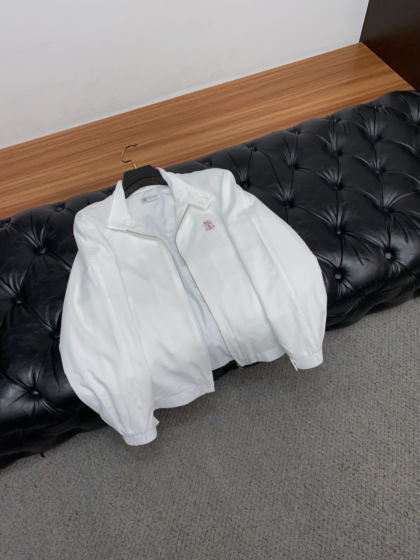 BC 2026春夏新款男士休闲定制夹克外套。穿上简约干练的休闲外套，瞬间重回时髦霸气，又是活力满满的状态