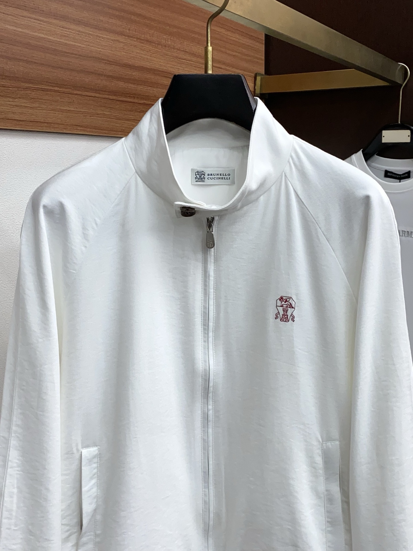 BC 2026春夏新款男士休闲定制夹克外套。穿上简约干练的休闲外套，瞬间重回时髦霸气，又是活力满满的状态