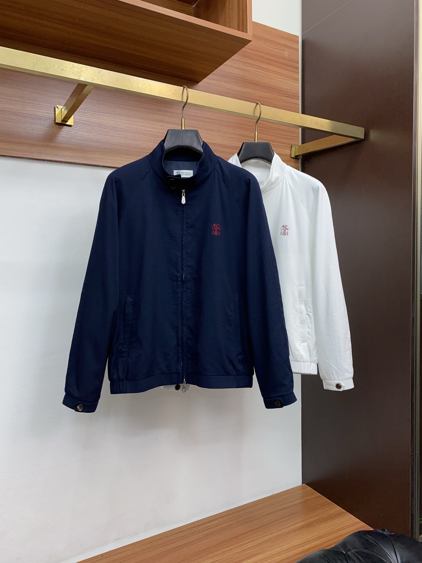 BC 2026春夏新款男士休闲定制夹克外套。穿上简约干练的休闲外套，瞬间重回时髦霸气，又是活力满满的状态