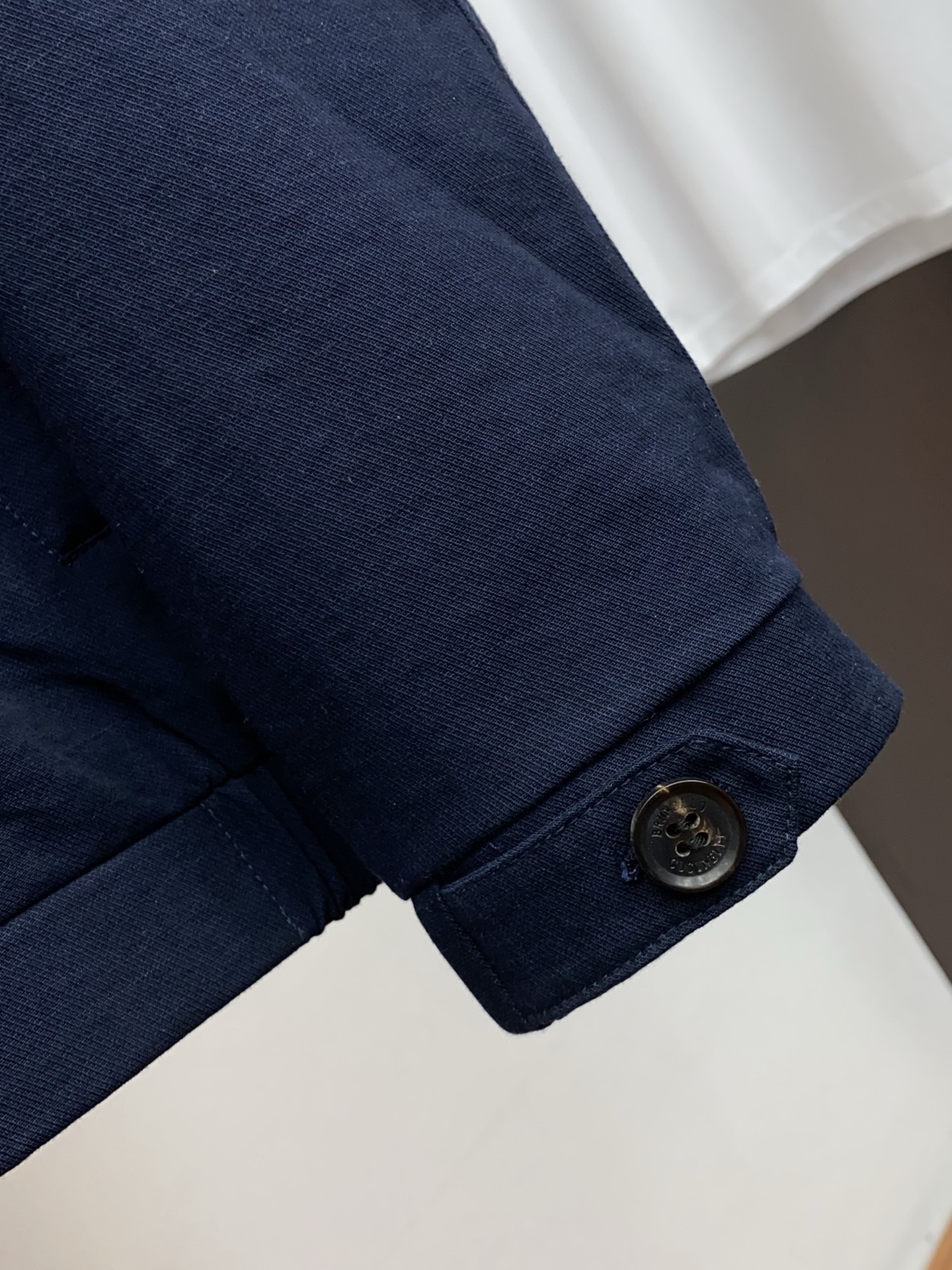 BC 2026春夏新款男士休闲定制夹克外套。穿上简约干练的休闲外套，瞬间重回时髦霸气，又是活力满满的状态