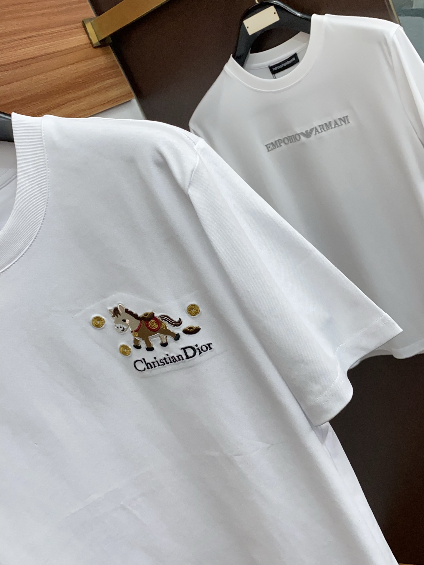 迪奥 26SS春夏新款 纯棉质圆领短袖 男士基础款纯白专柜短袖T恤衫！贸易公司渠道稀出，同步官网发售！基