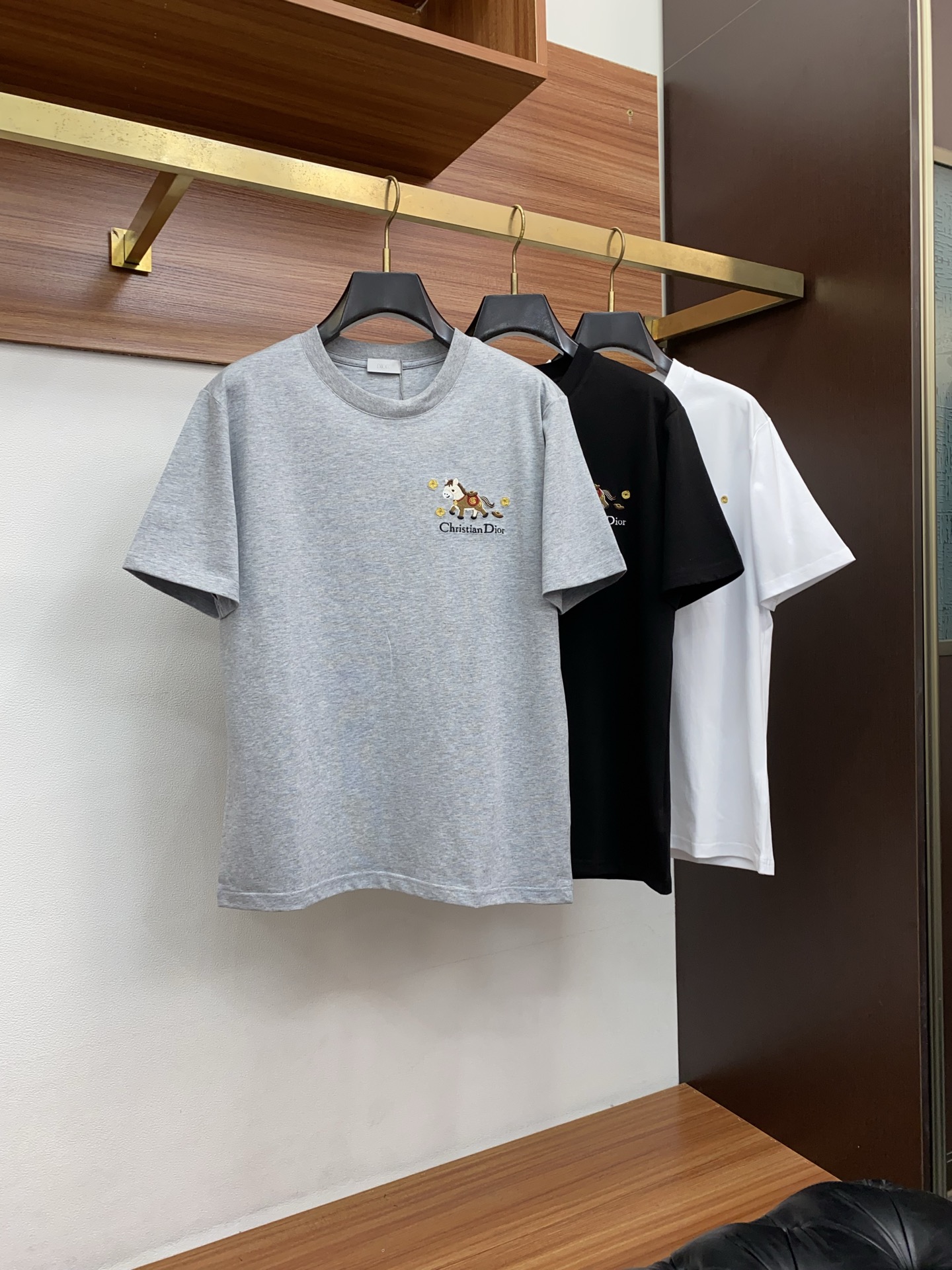 迪奥 26SS春夏新款 纯棉质圆领短袖 男士基础款纯白专柜短袖T恤衫！贸易公司渠道稀出，同步官网发售！基