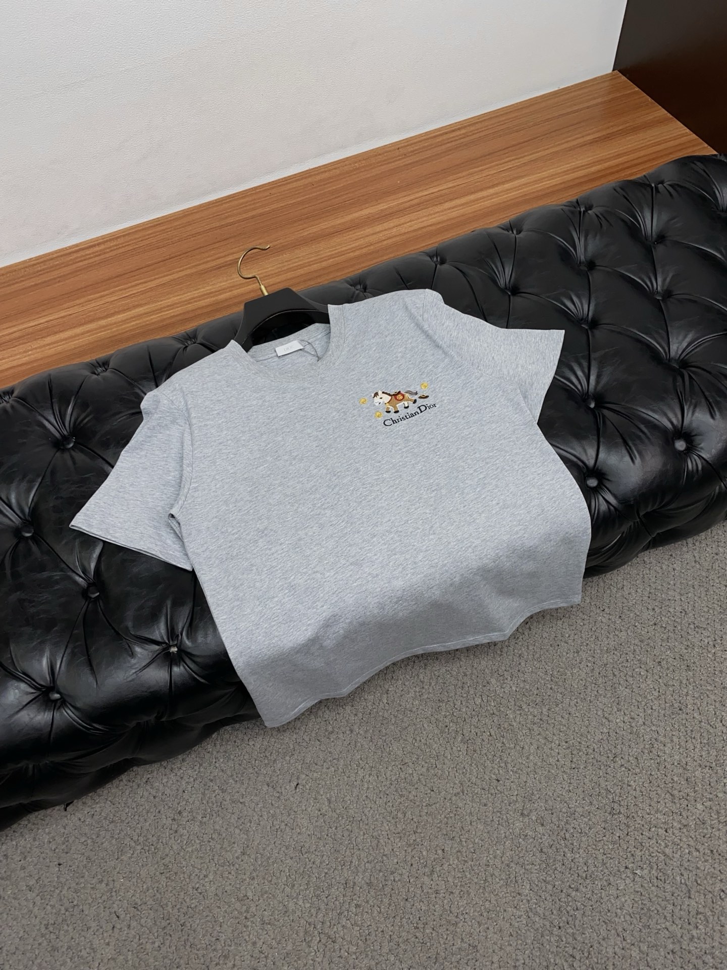 迪奥 26SS春夏新款 纯棉质圆领短袖 男士基础款纯白专柜短袖T恤衫！贸易公司渠道稀出，同步官网发售！基