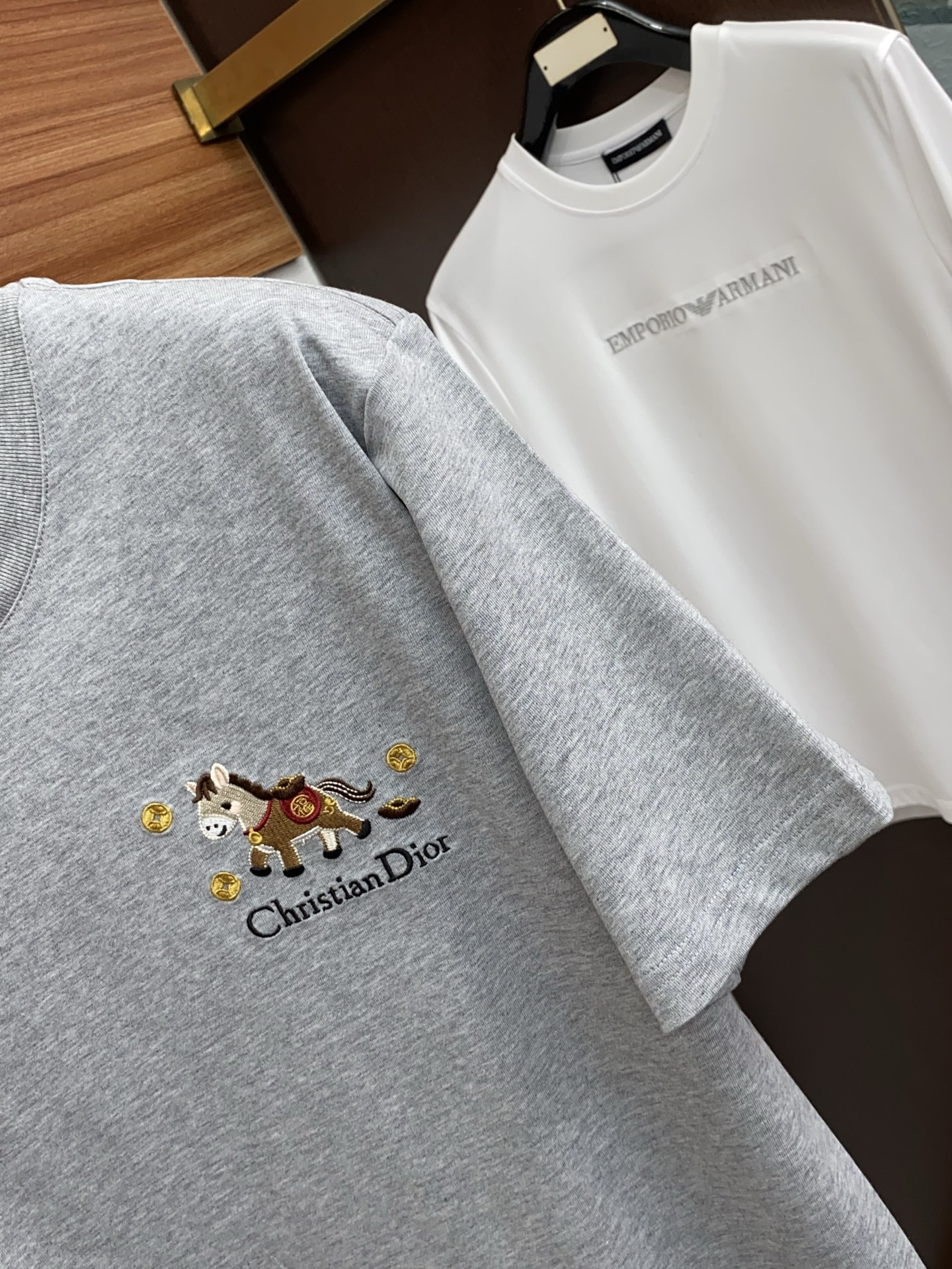 迪奥 26SS春夏新款 纯棉质圆领短袖 男士基础款纯白专柜短袖T恤衫！贸易公司渠道稀出，同步官网发售！基