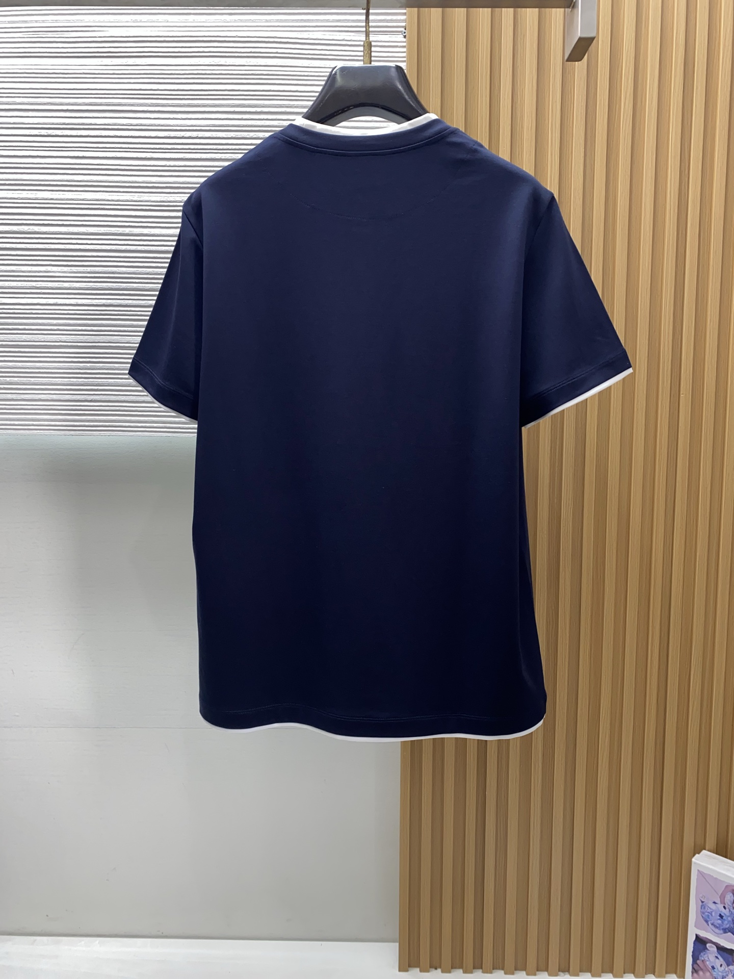 BC 26SS早春短袖T恤甄选软糯亲肤100支丝光棉面料制成，标准版圆领短袖裁剪，更适合日常穿着。简约不