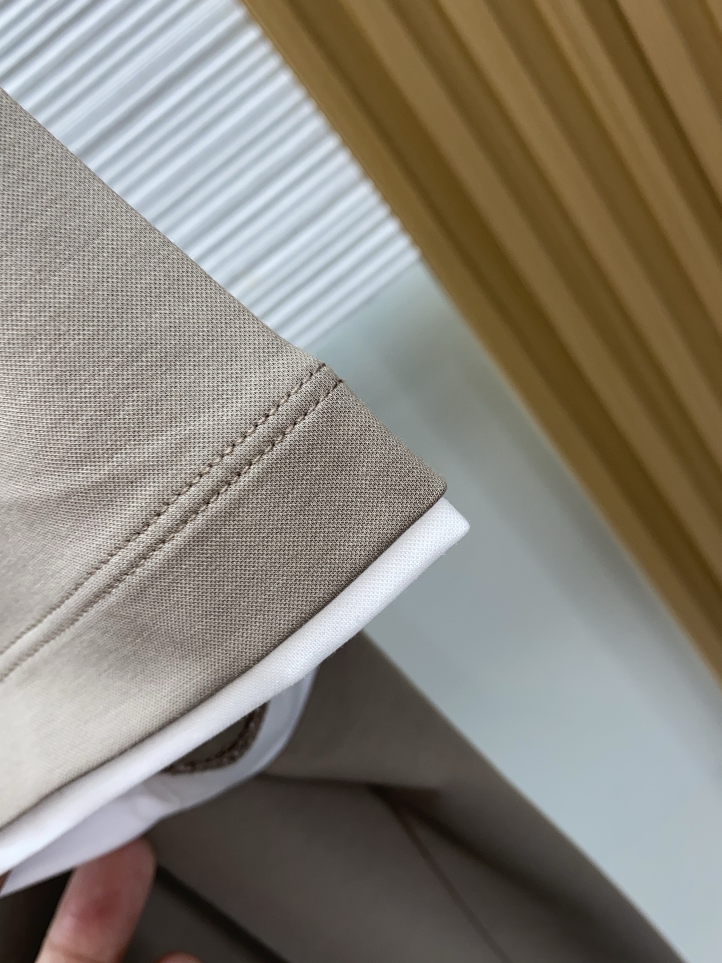 BC 26SS早春短袖T恤甄选软糯亲肤100支丝光棉面料制成，标准版圆领短袖裁剪，更适合日常穿着。简约不