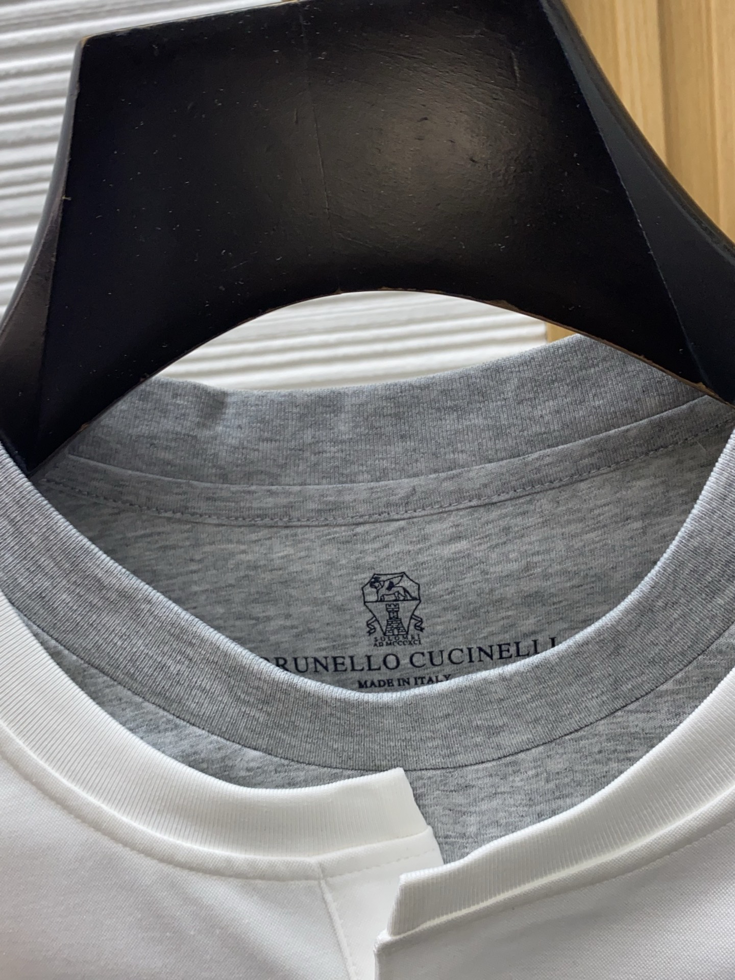 BC 26SS早春短袖T恤甄选软糯亲肤100支丝光棉面料制成，标准版圆领短袖裁剪，更适合日常穿着。简约不