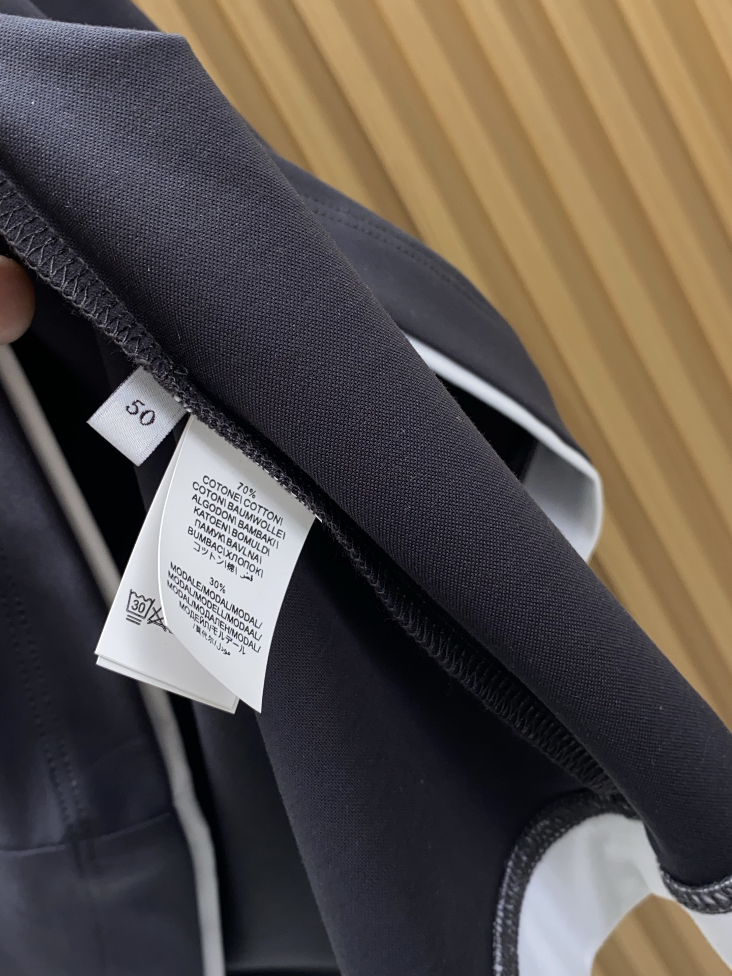 BC 26SS早春短袖T恤甄选软糯亲肤100支丝光棉面料制成，标准版圆领短袖裁剪，更适合日常穿着。简约不