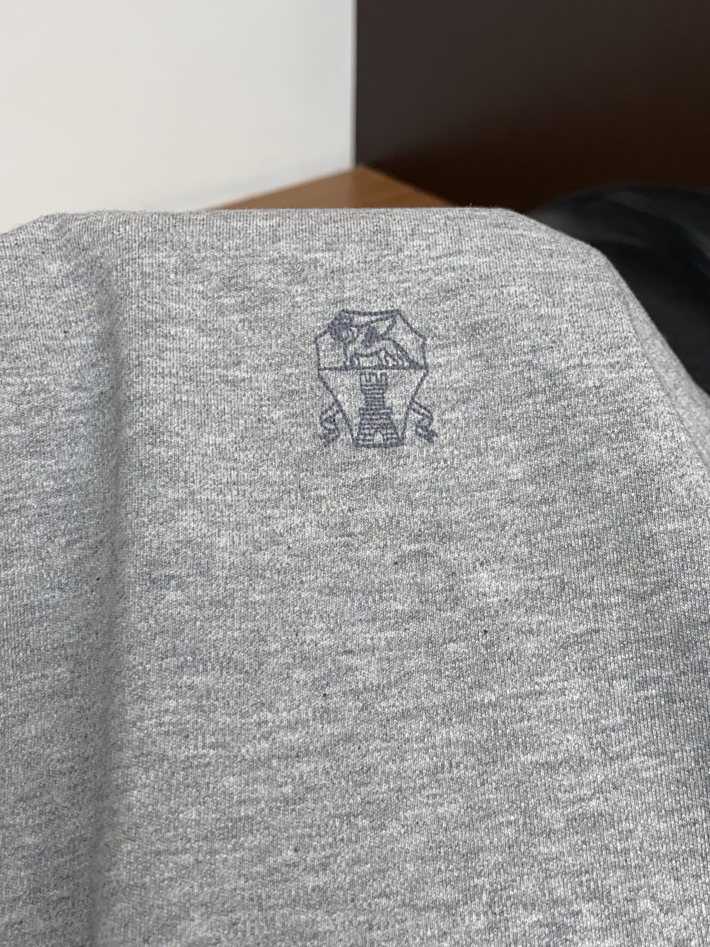 BC 26SS早春短袖T恤甄选软糯亲肤100支丝光棉面料制成，标准版圆领短袖裁剪，更适合日常穿着。简约不