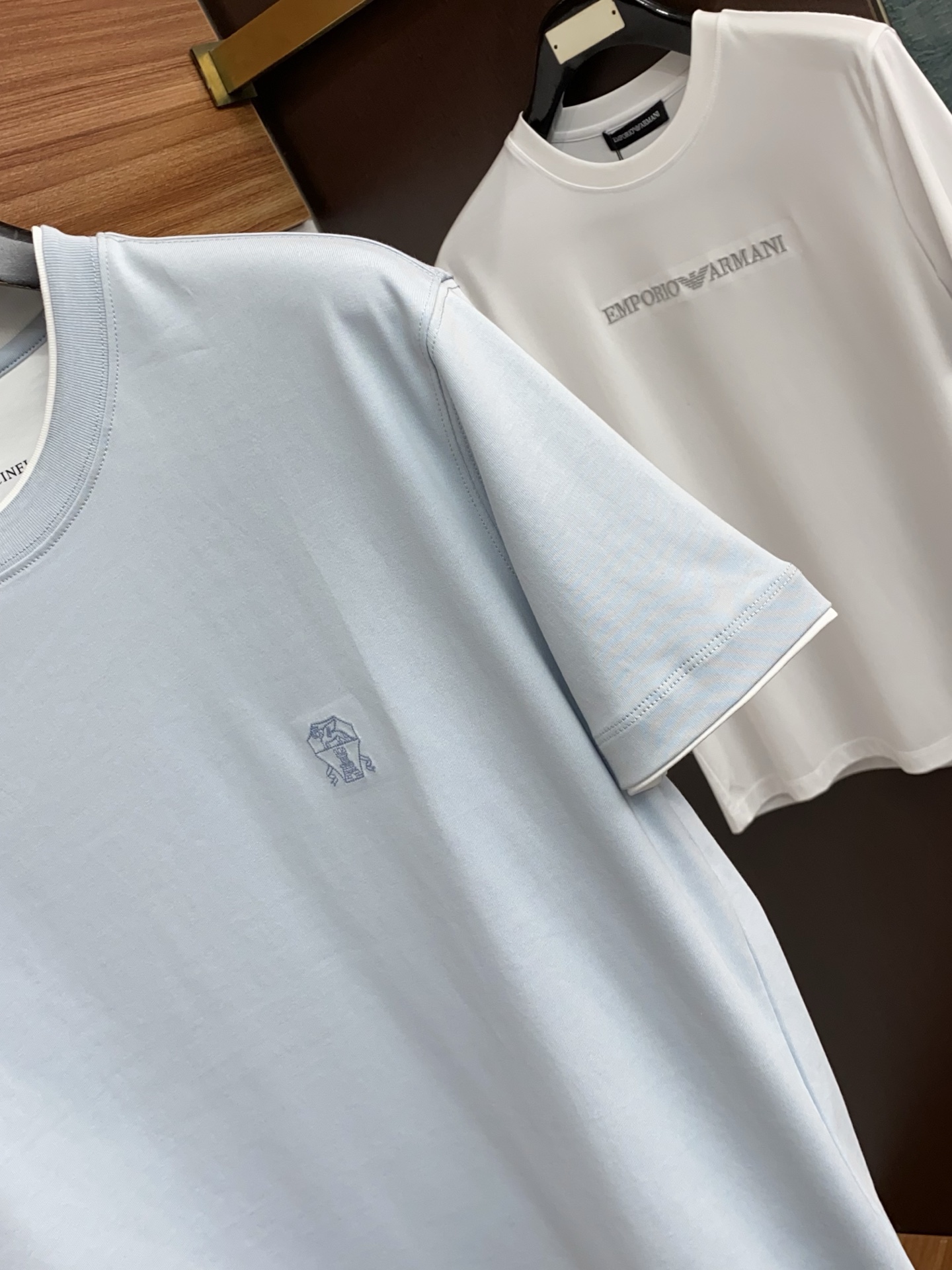 BC 26SS早春短袖T恤甄选软糯亲肤100支丝光棉面料制成，标准版圆领短袖裁剪，更适合日常穿着。简约不