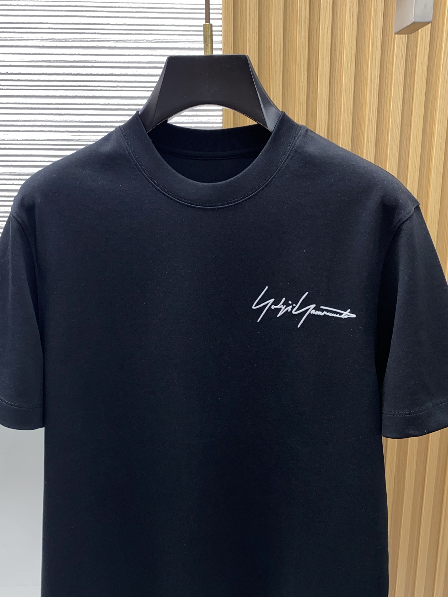 Y-3 巴宝莉 2026新款AW新品，时尚休闲打短袖 专柜同步有售，定制长绒棉面料，工艺极度复杂，视觉相