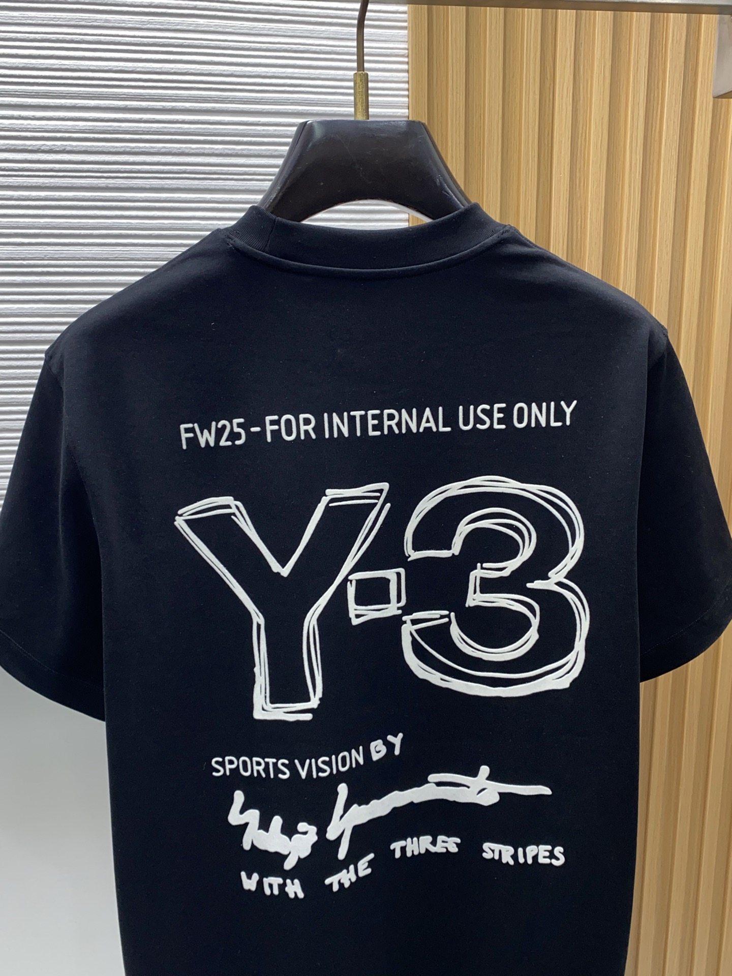 Y-3 巴宝莉 2026新款AW新品，时尚休闲打短袖 专柜同步有售，定制长绒棉面料，工艺极度复杂，视觉相