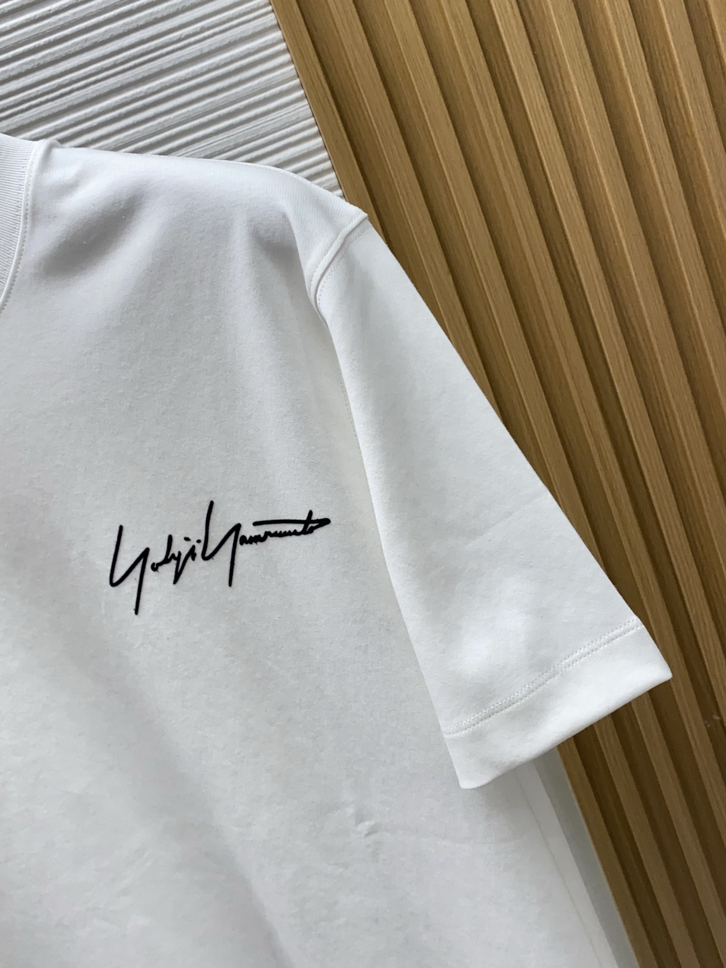 Y-3 巴宝莉 2026新款AW新品，时尚休闲打短袖 专柜同步有售，定制长绒棉面料，工艺极度复杂，视觉相