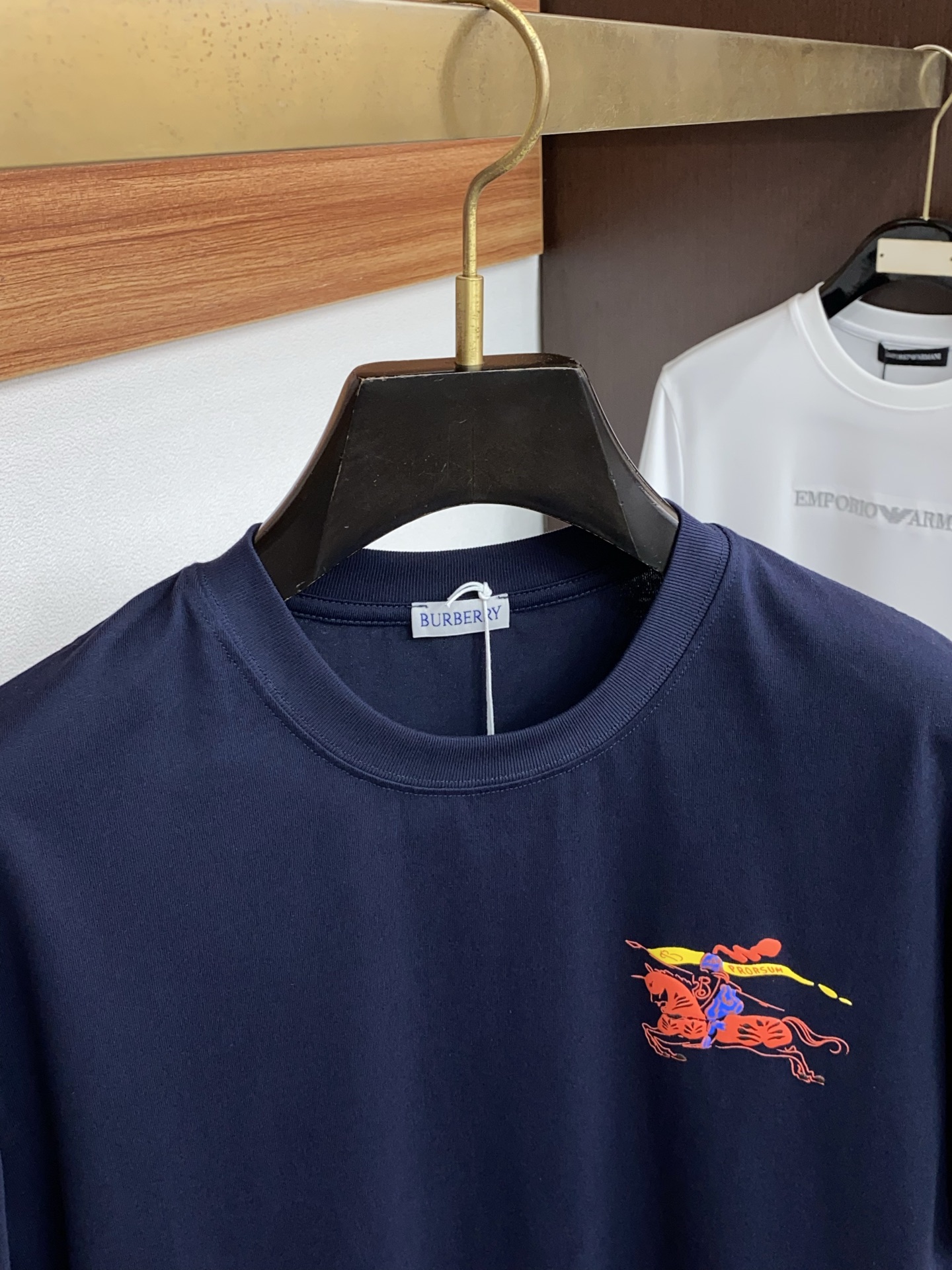 巴宝莉 26SS春夏新款 纯棉质圆领短袖 男士基础款纯白专柜短袖T恤衫！贸易公司渠道稀出，同步官网发售！