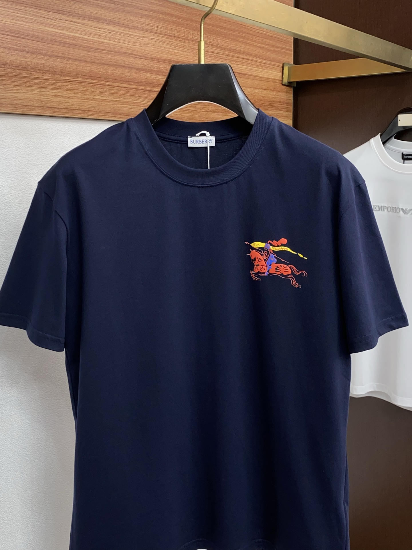 巴宝莉 26SS春夏新款 纯棉质圆领短袖 男士基础款纯白专柜短袖T恤衫！贸易公司渠道稀出，同步官网发售！