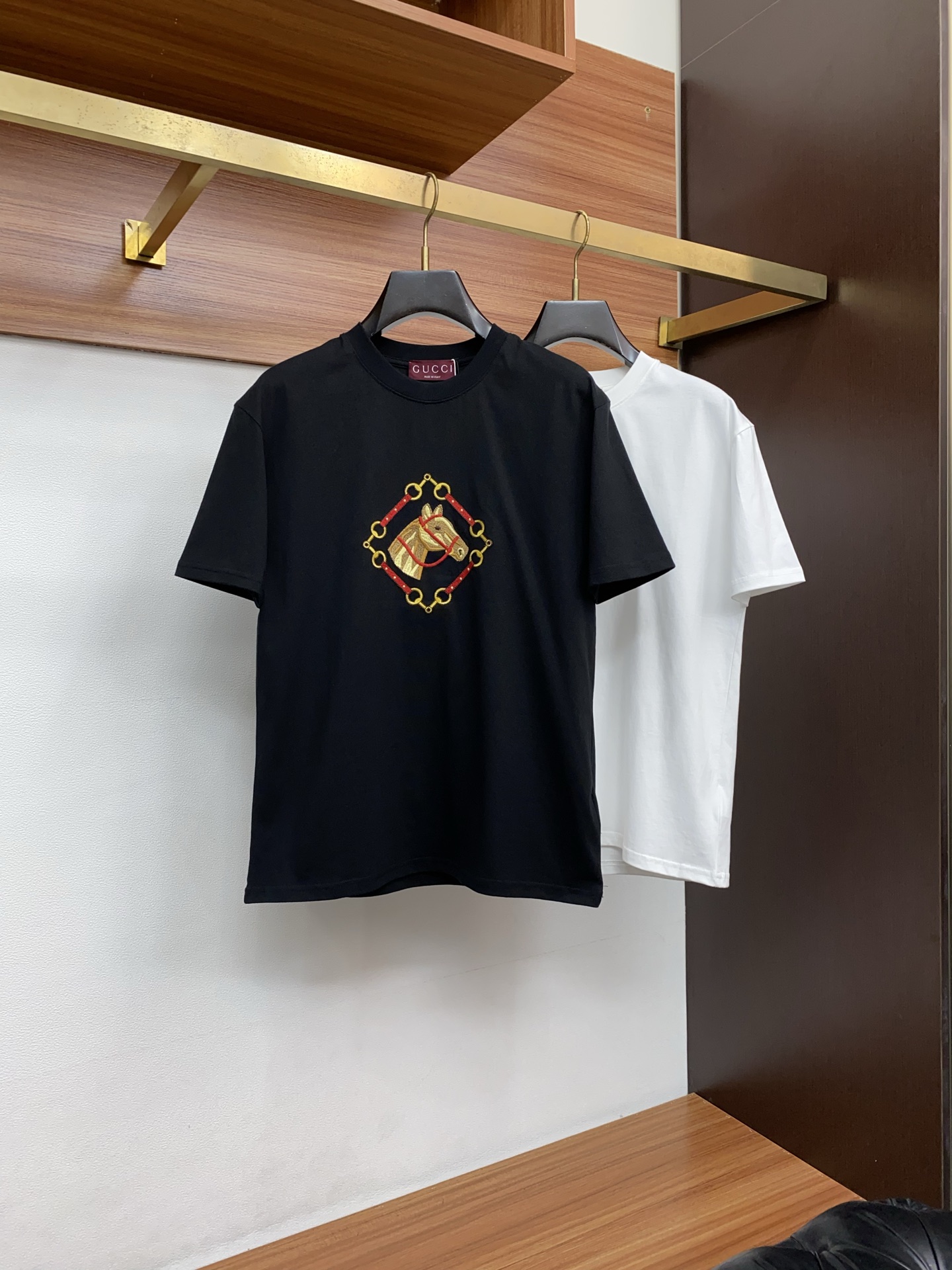 爱马仕 26SS春夏新款 纯棉质圆领短袖 男士基础款专柜短袖T恤衫！贸易公司渠道稀出，同步官网发售！基础