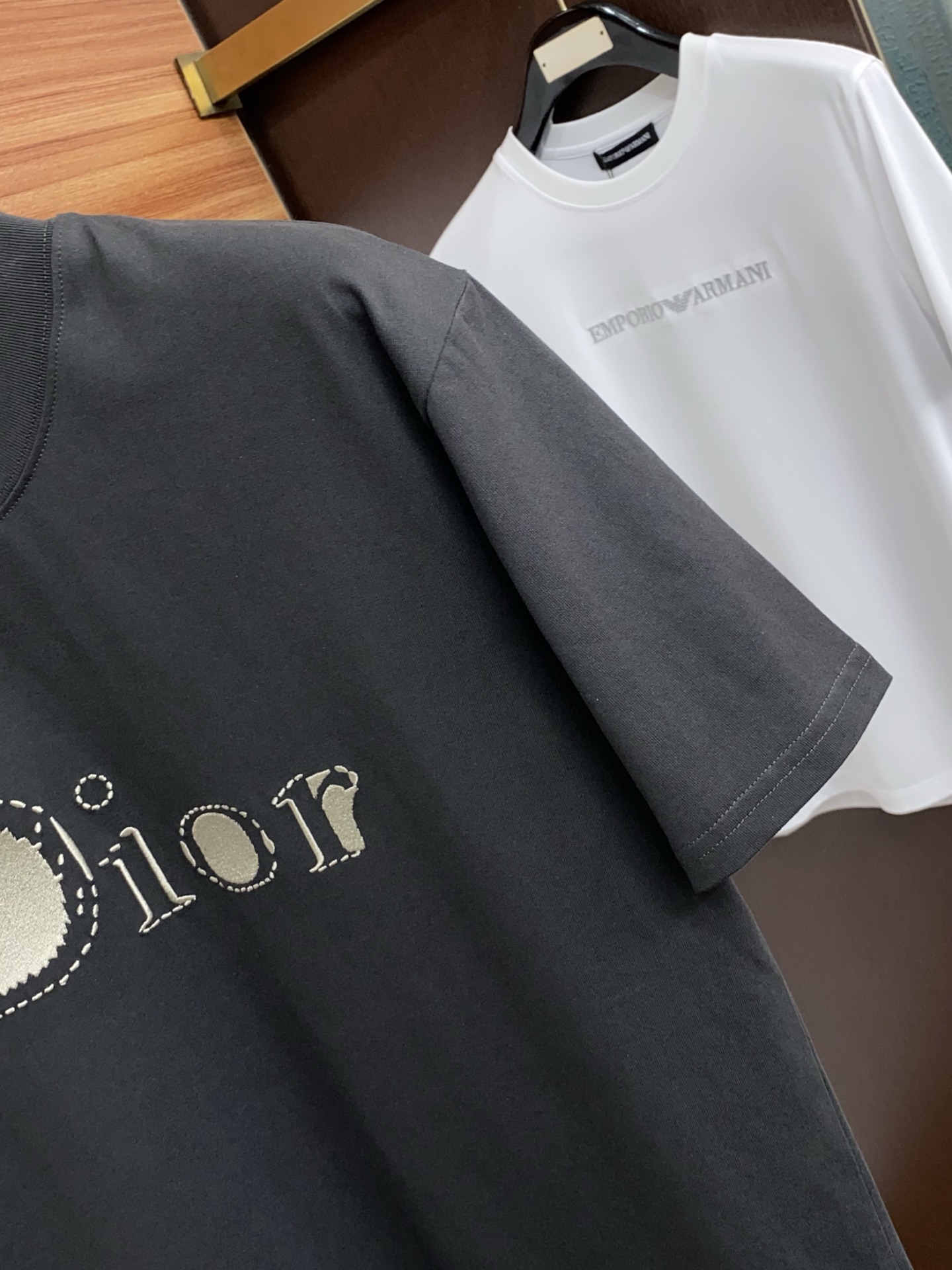 迪奥 26SS春夏新款 纯棉质圆领短袖 男士基础款专柜短袖T恤衫！贸易公司渠道稀出，同步官网发售！基础T