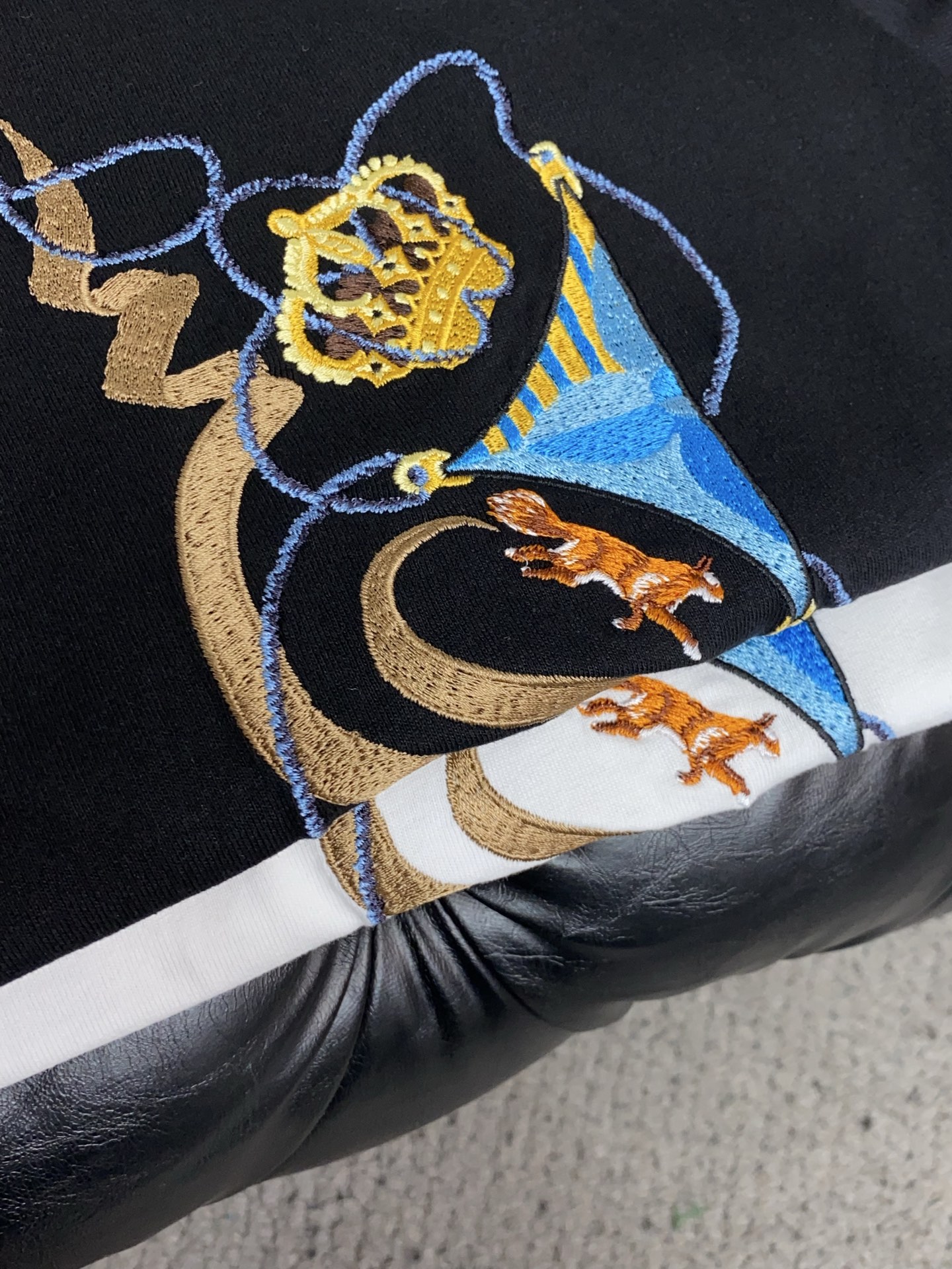 1v 路易威登 26SS春夏新款 纯棉质圆领短袖 男士基础款纯白专柜短袖T恤衫！贸易公司渠道稀出，同步官