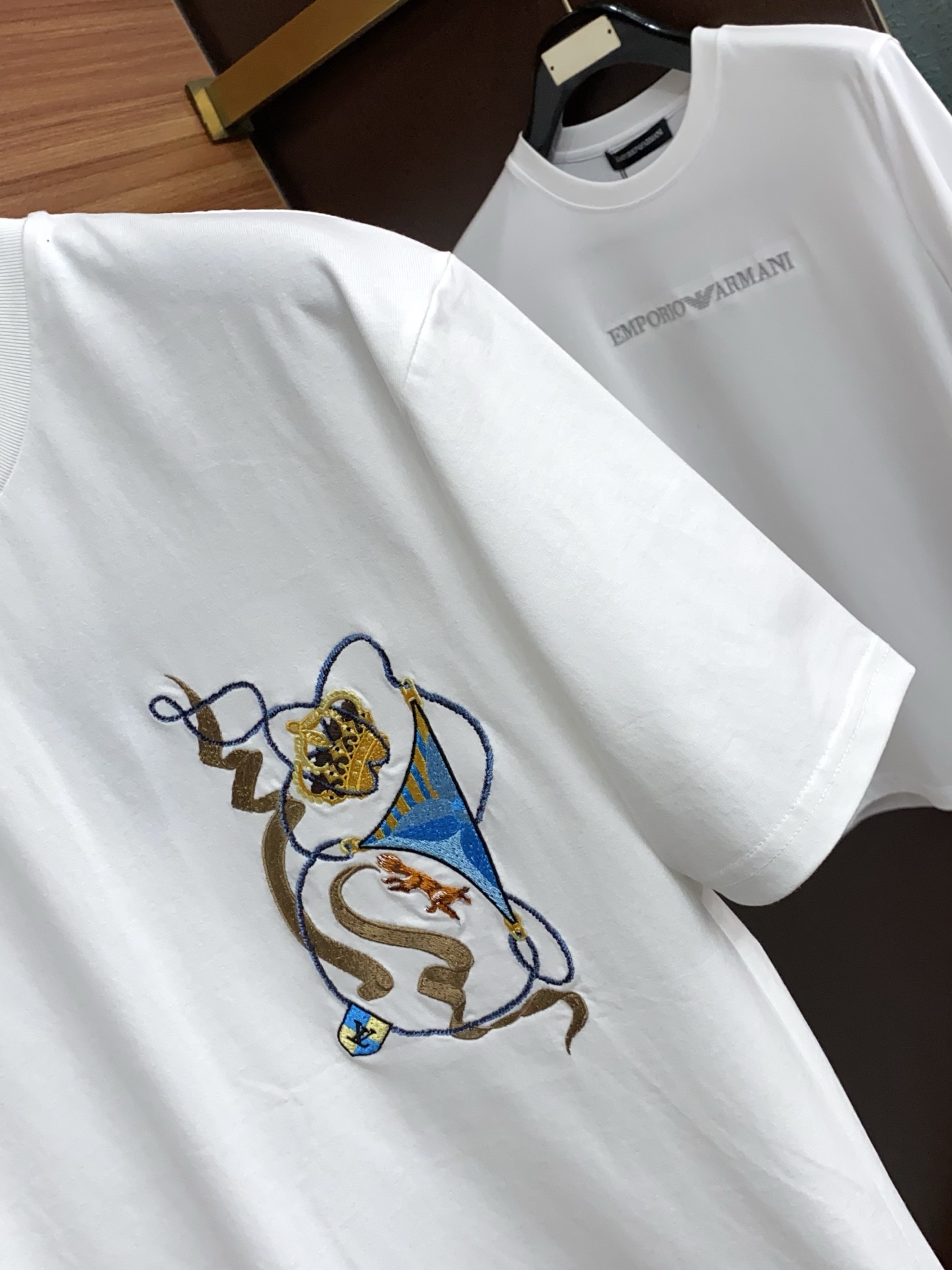 1v 路易威登 26SS春夏新款 纯棉质圆领短袖 男士基础款纯白专柜短袖T恤衫！贸易公司渠道稀出，同步官