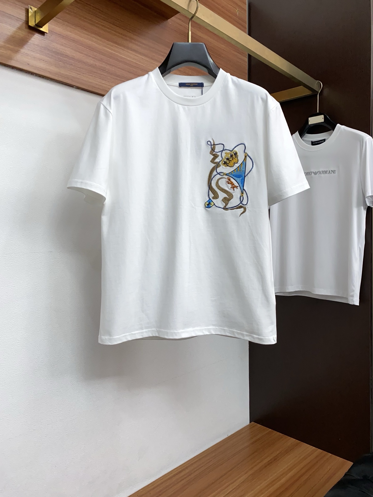 1v 路易威登 26SS春夏新款 纯棉质圆领短袖 男士基础款纯白专柜短袖T恤衫！贸易公司渠道稀出，同步官