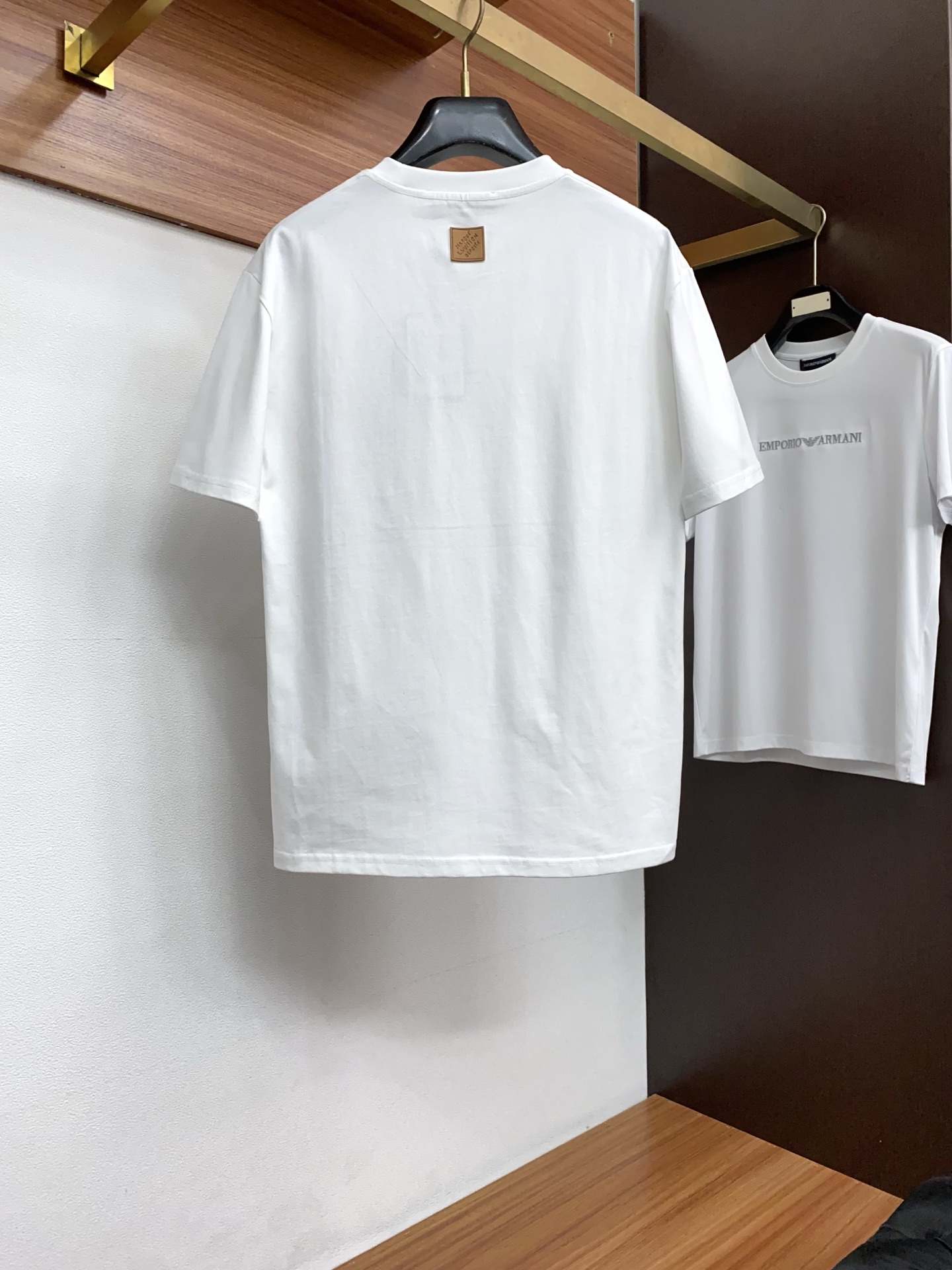 1v 路易威登 26SS春夏新款 纯棉质圆领短袖 男士基础款纯白专柜短袖T恤衫！贸易公司渠道稀出，同步官