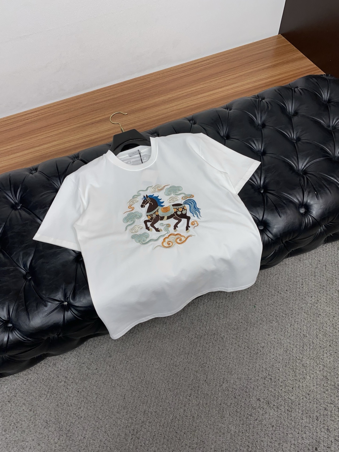 爱马仕 26SS春夏新款 纯棉质圆领短袖 男士基础款专柜短袖T恤衫！贸易公司渠道稀出，同步官网发售！基础