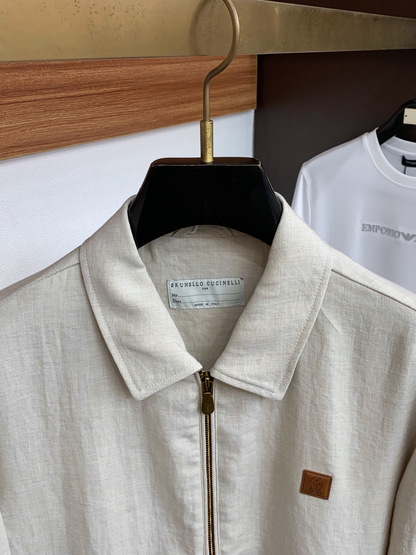 Loro piana 诺优翩雅 2026新款男士定制翻领商务休闲夹克外套。穿上简约干练的休闲外套，又是活