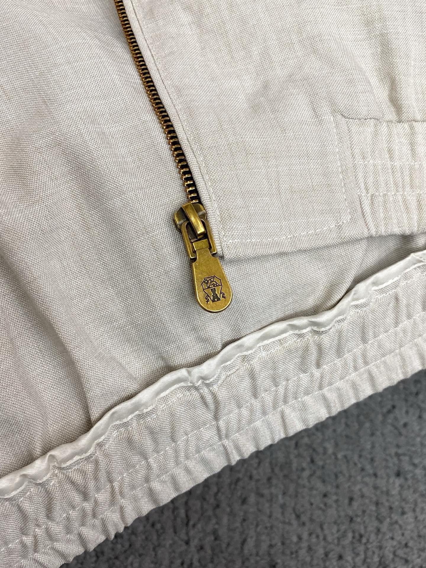 Loro piana 诺优翩雅 2026新款男士定制翻领商务休闲夹克外套。穿上简约干练的休闲外套，又是活