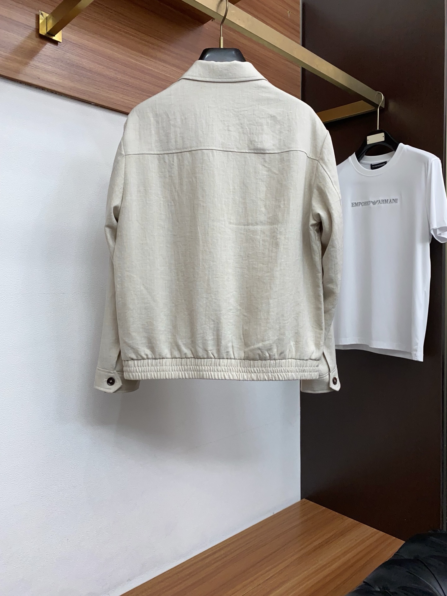 Loro piana 诺优翩雅 2026新款男士定制翻领商务休闲夹克外套。穿上简约干练的休闲外套，又是活