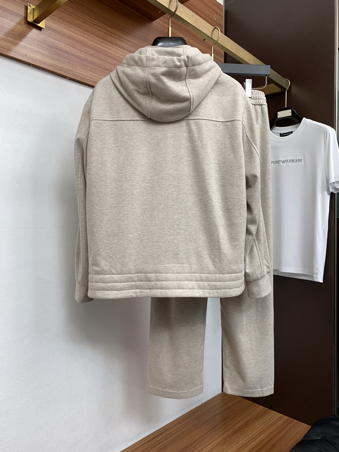 /套 Loro piana 诺悠翩雅 不拆 2026新款男士休闲定制夹克外套套装 穿上简约干练的休闲外套