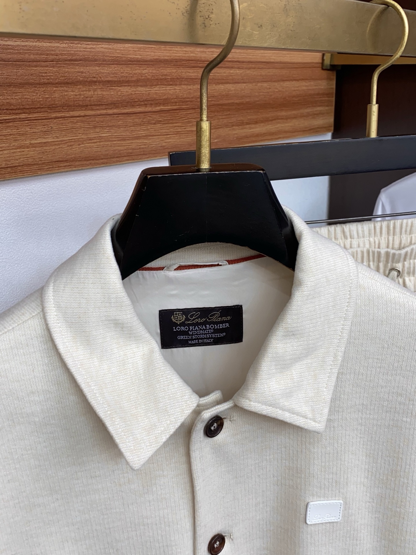 /套 Loro Piana诺悠偏雅 2026新款男士休闲定制夹克外套套装 穿上简约干练的翻领休闲外套，又